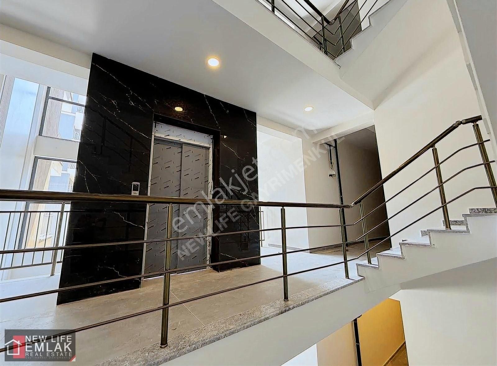 Kuşadasında Havuzlu Asansörlü Sitede Satılık 3+1 Daire - Görsel 14