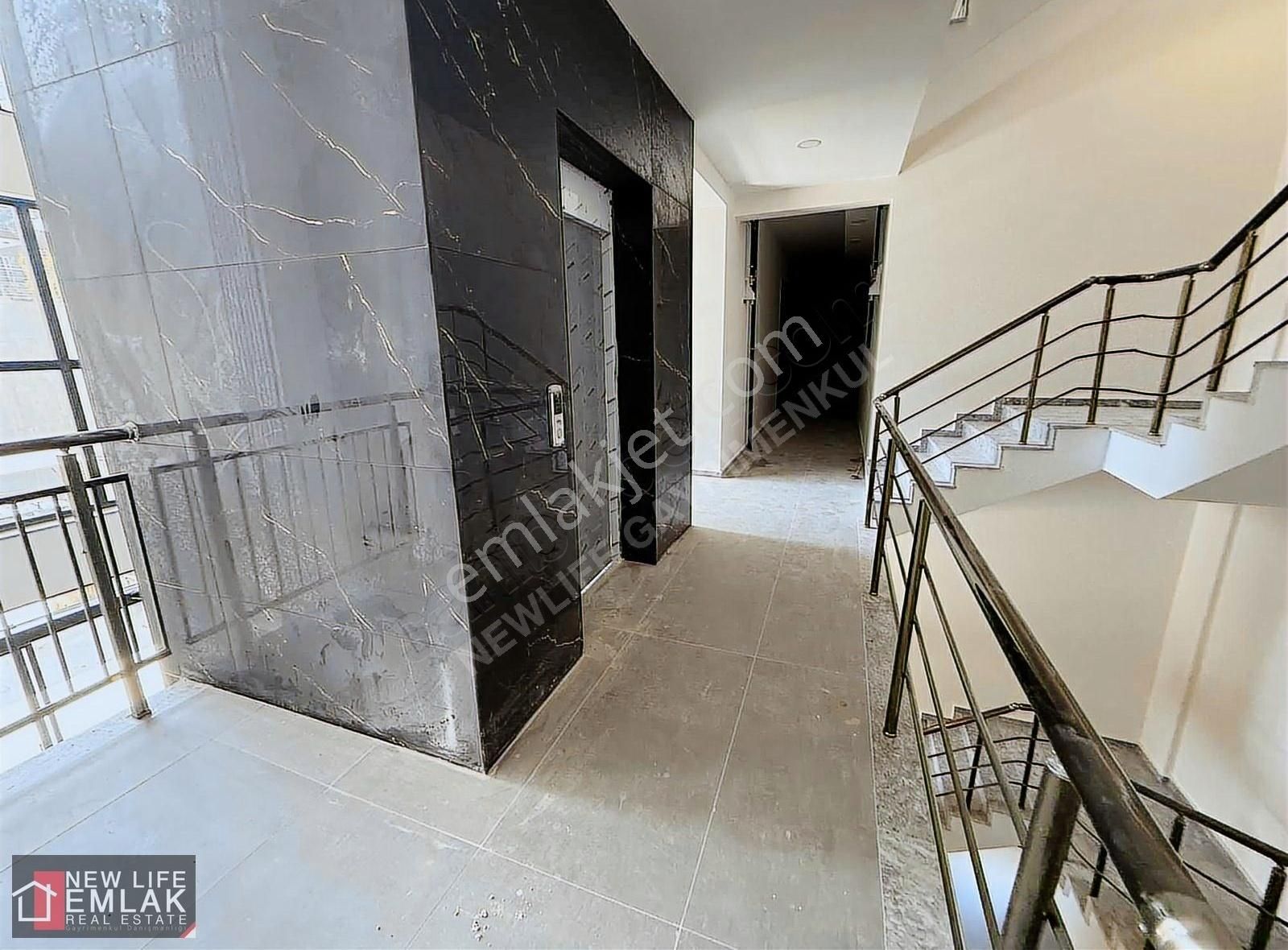 Kuşadasında Havuzlu Asansörlü Sitede Satılık 3+1 Daire - Görsel 12