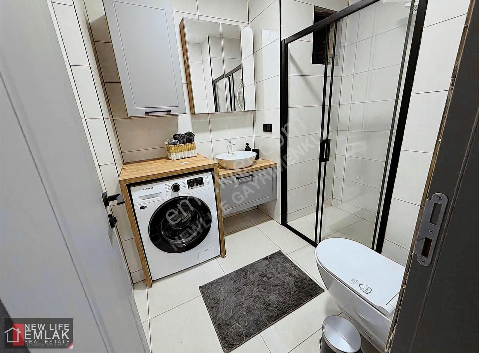 Kuşadası Merkezde Havuzlu Sitede Satılık Daire - Görsel 2