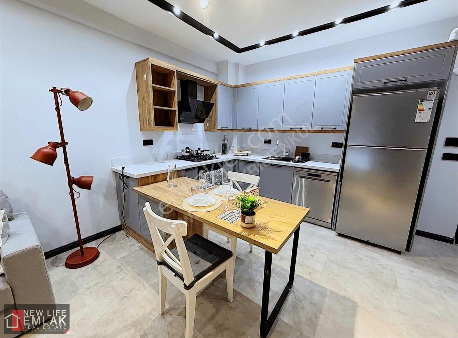 Kuşadası Merkezde Havuzlu Sitede Satılık Daire - Görsel 5