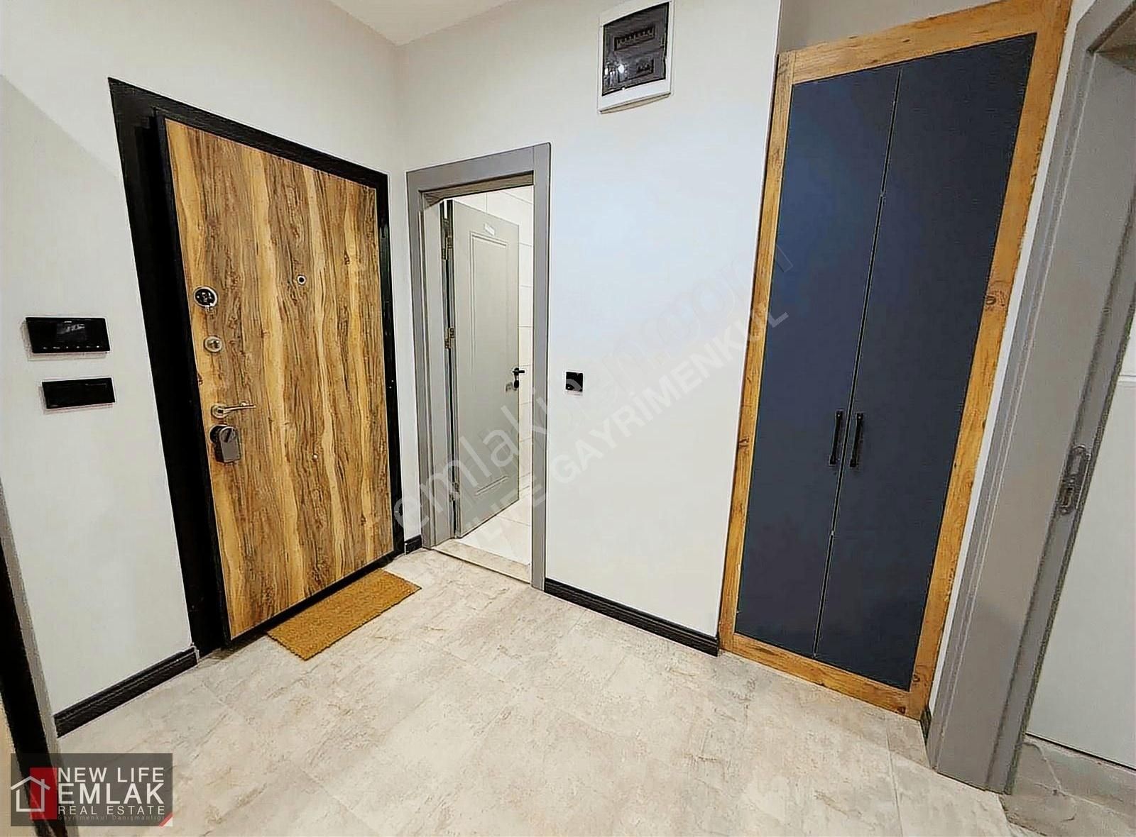 Kuşadası Merkezde Havuzlu Sitede Satılık Daire - Görsel 3