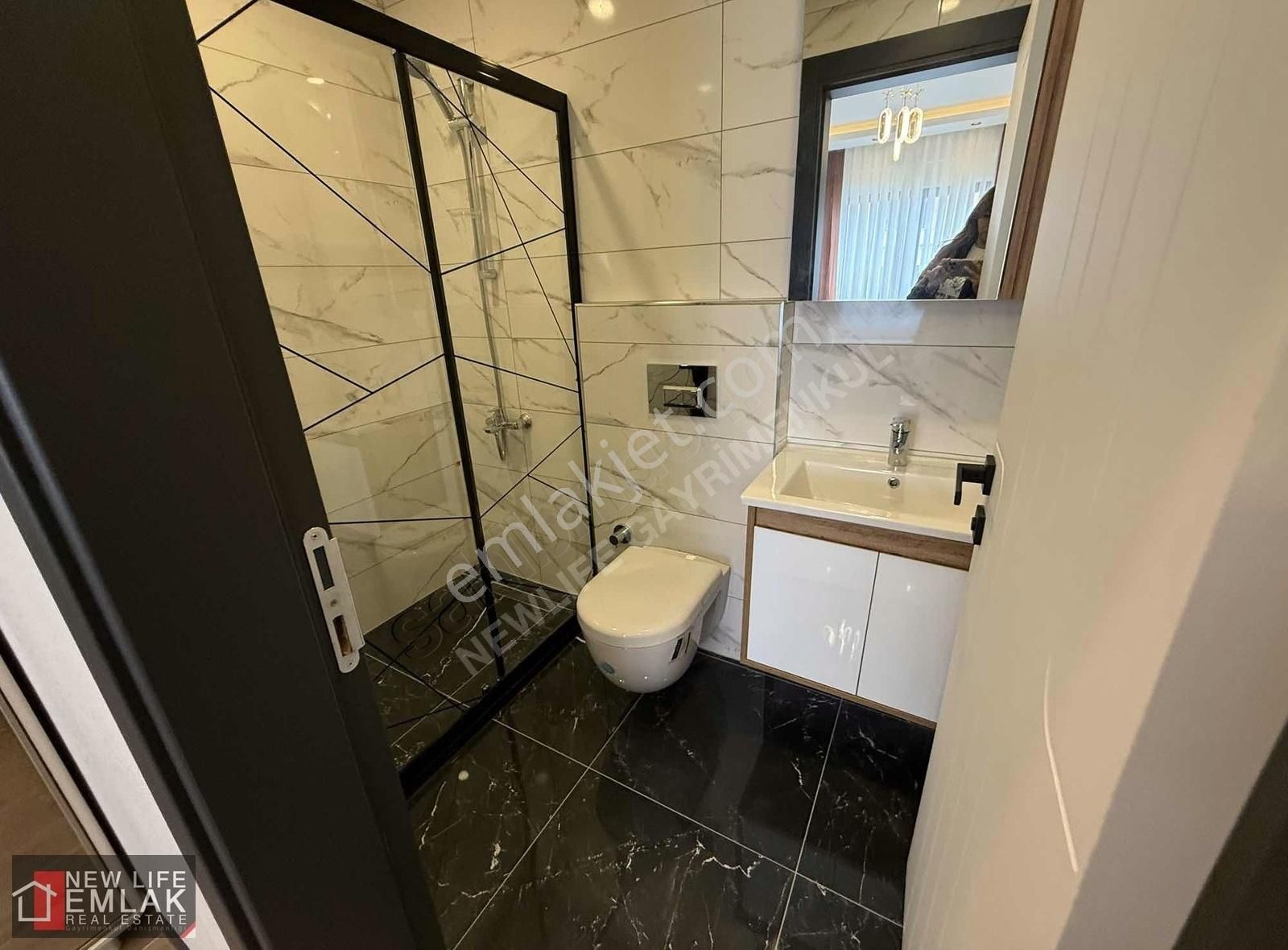 Kuşadası Merkezde Havuzlu Sitede Kapalı Otoparklı Satılık Daire - Görsel 9