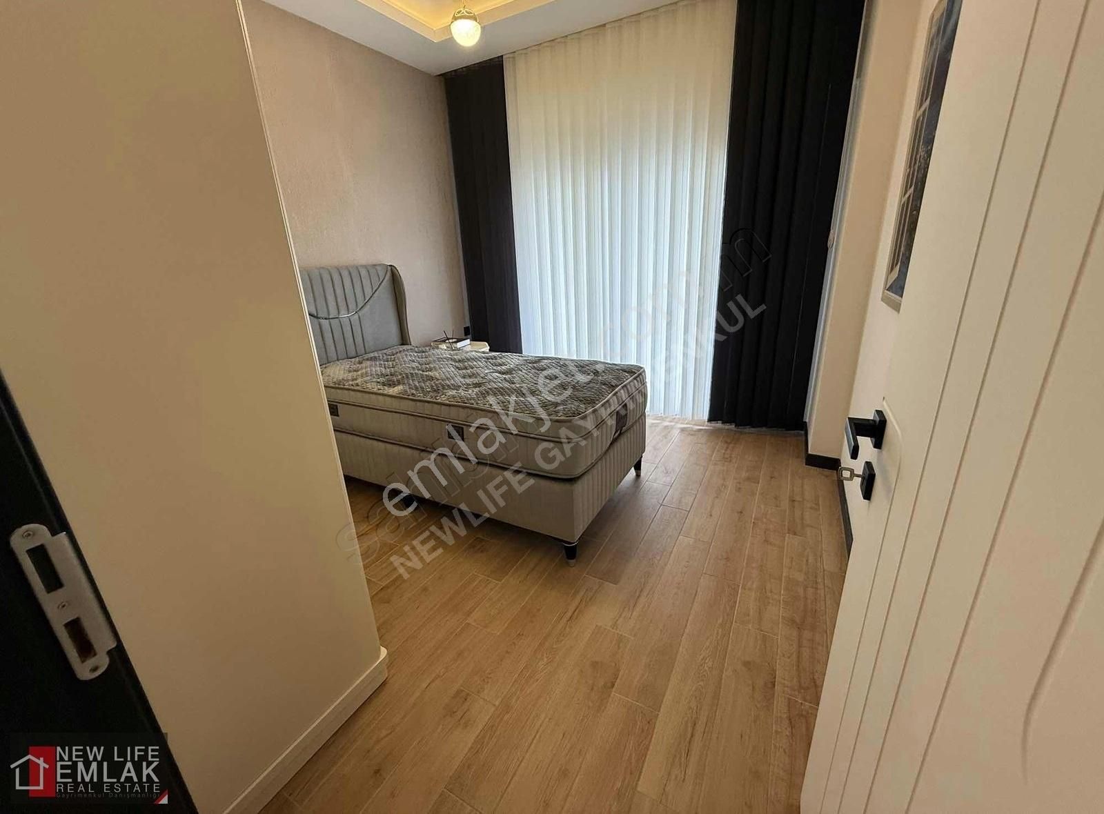 Kuşadası Merkezde Havuzlu Sitede Kapalı Otoparklı Satılık Daire - Görsel 19