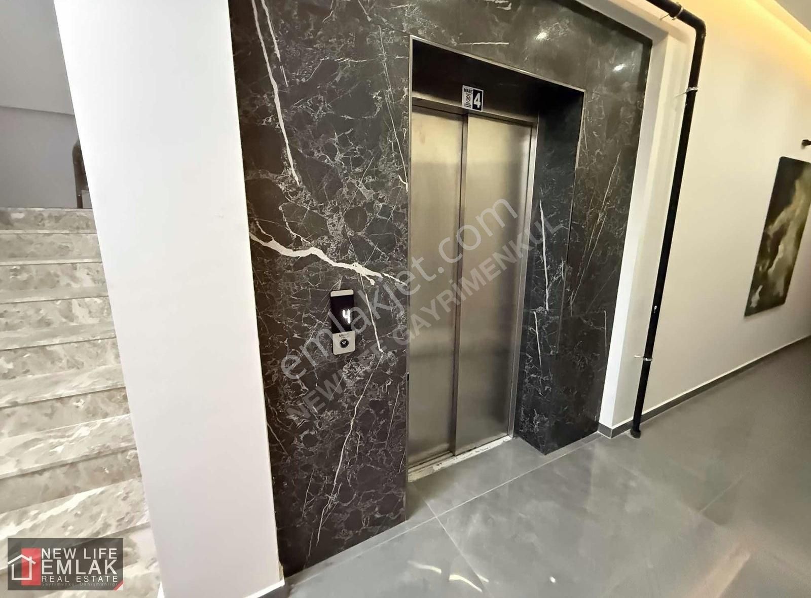 Kuşadası Merkezde Havuzlu Sitede Kapalı Otoparklı Satılık Daire - Görsel 10