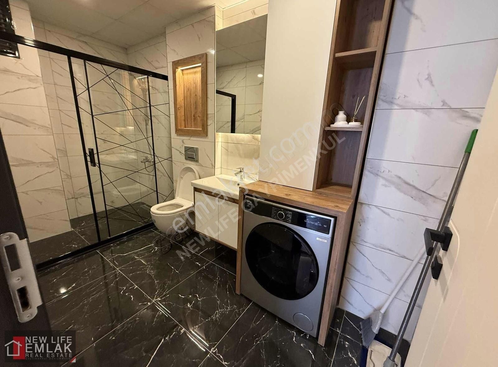 Kuşadası Merkezde Havuzlu Sitede Kapalı Otoparklı Satılık Daire - Görsel 24