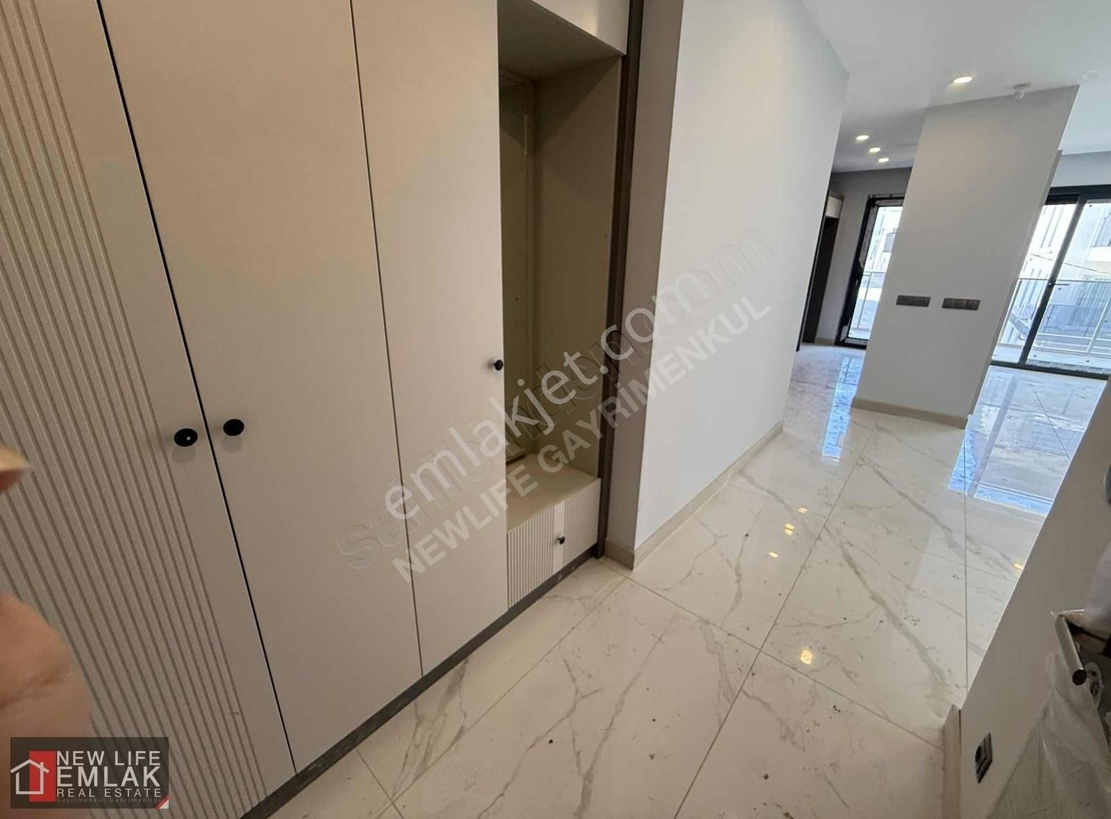 Kuşadası Garaj Arkasında Satılık 3+1 Sıfır Daire - Görsel 5