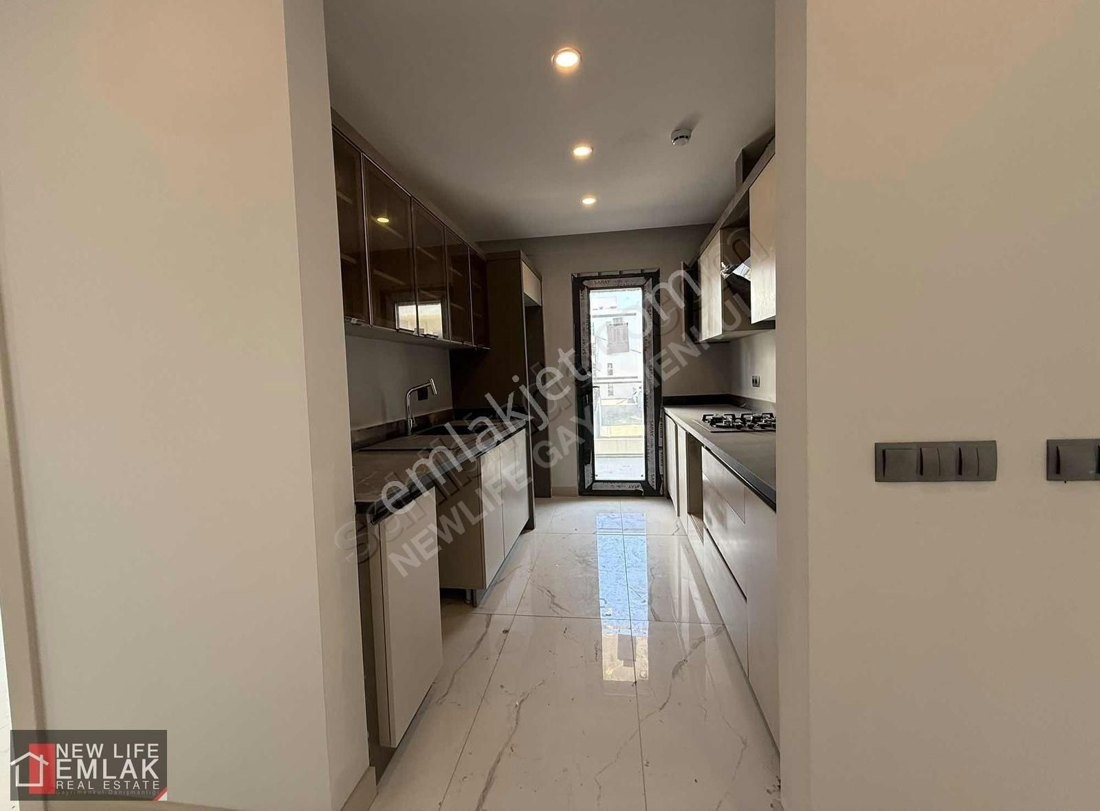 Kuşadası Garaj Arkasında Satılık 3+1 Sıfır Daire - Görsel 25