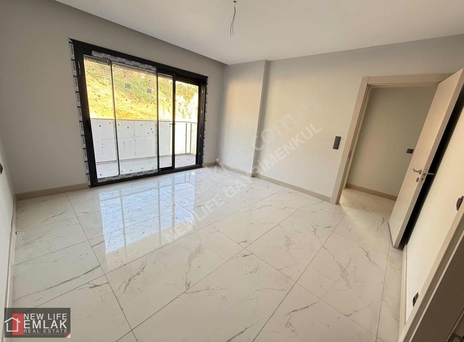 Kuşadası Garaj Arkasında Satılık 3+1 Sıfır Daire - Görsel 2