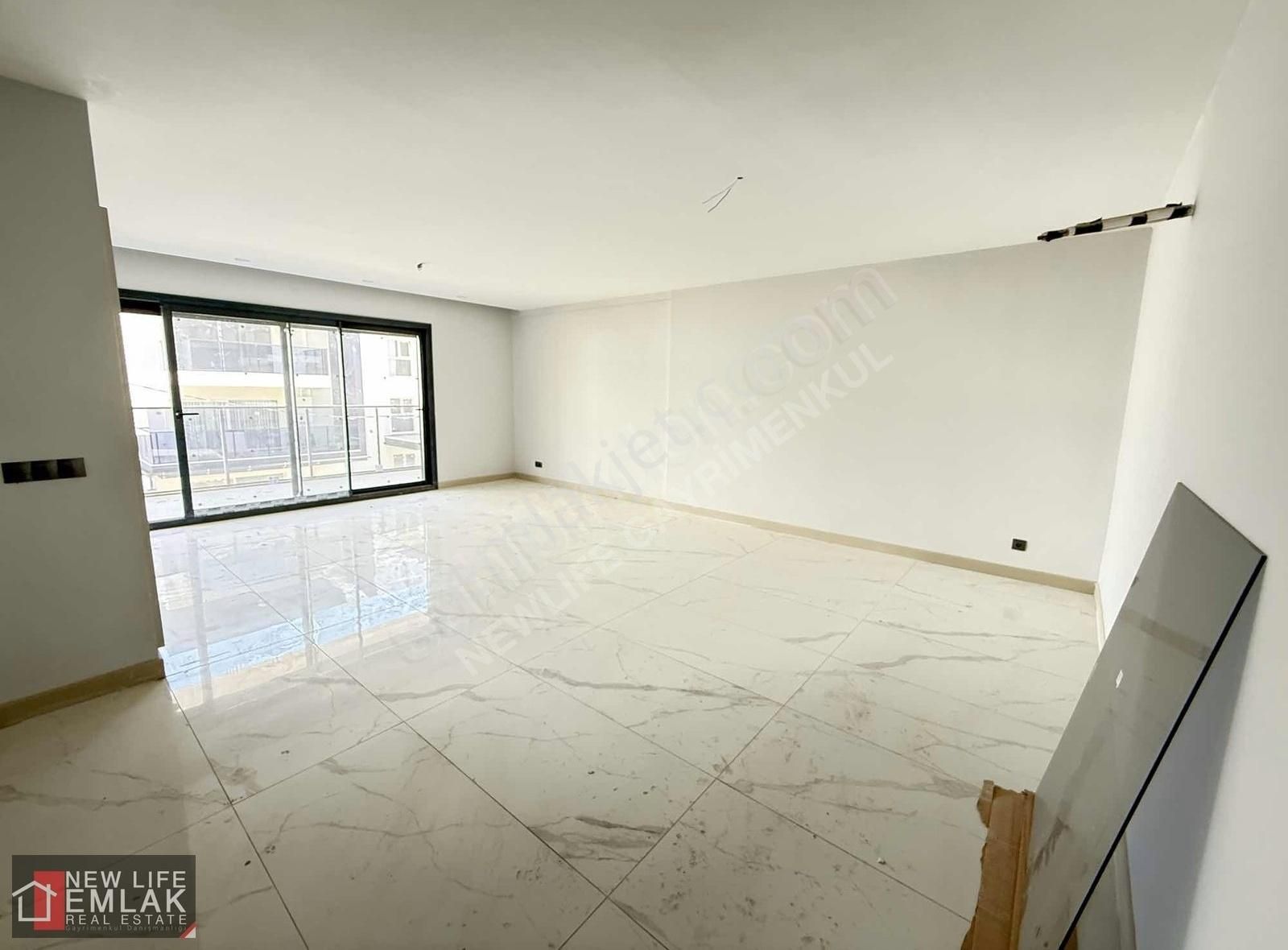 Kuşadası Garaj Arkasında Satılık 3+1 Sıfır Daire - Görsel 28