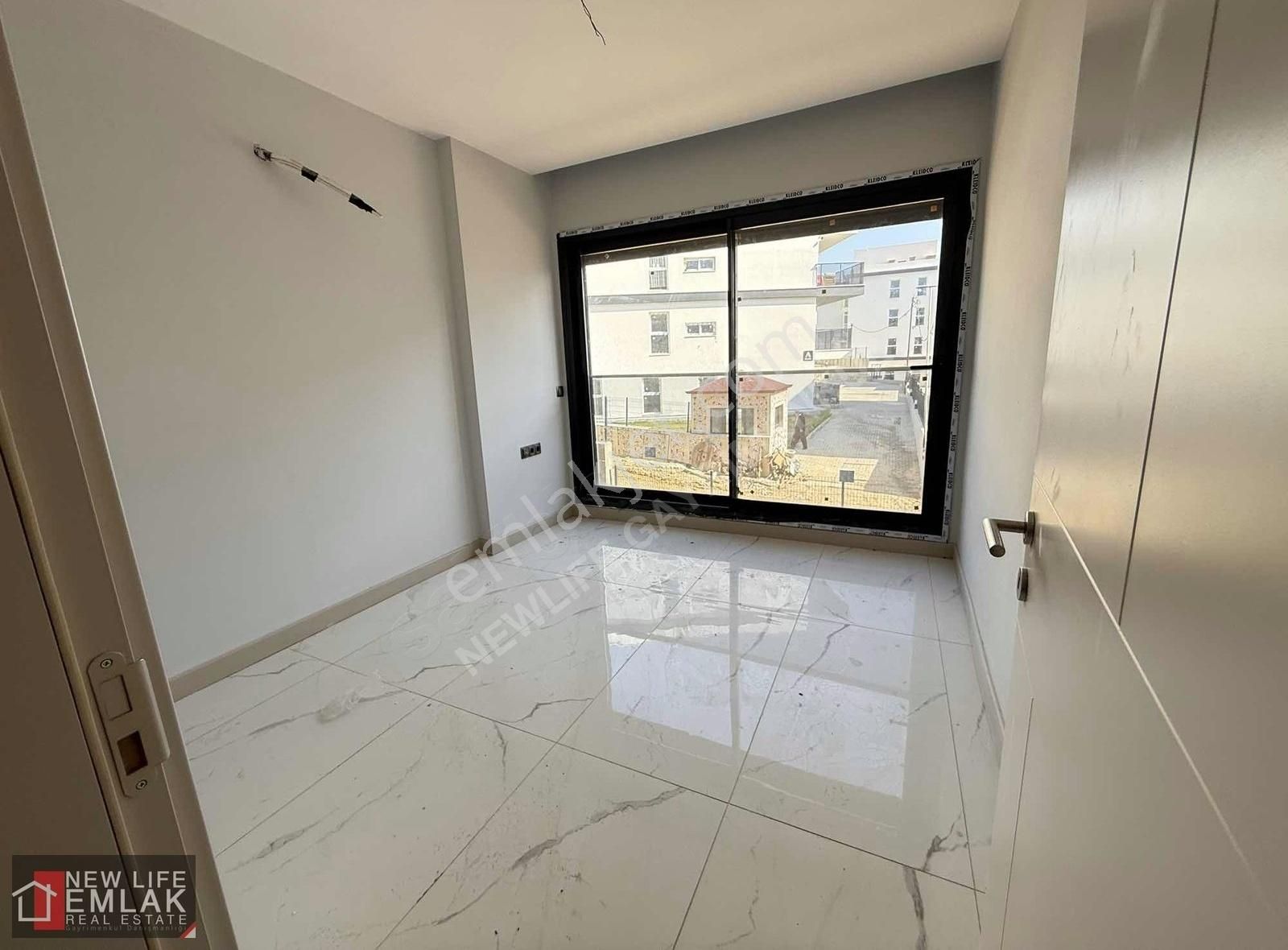 Kuşadası Garaj Arkasında Satılık 3+1 Sıfır Daire - Görsel 35