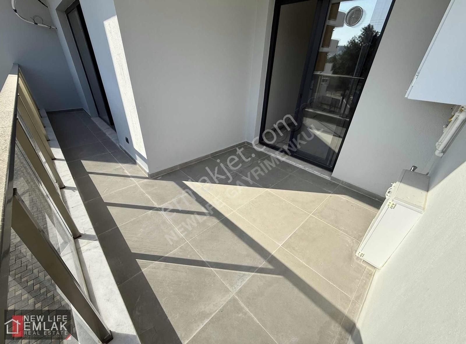 Kuşadası Garaj Arkasında Satılık 3+1 Sıfır Daire - Görsel 18