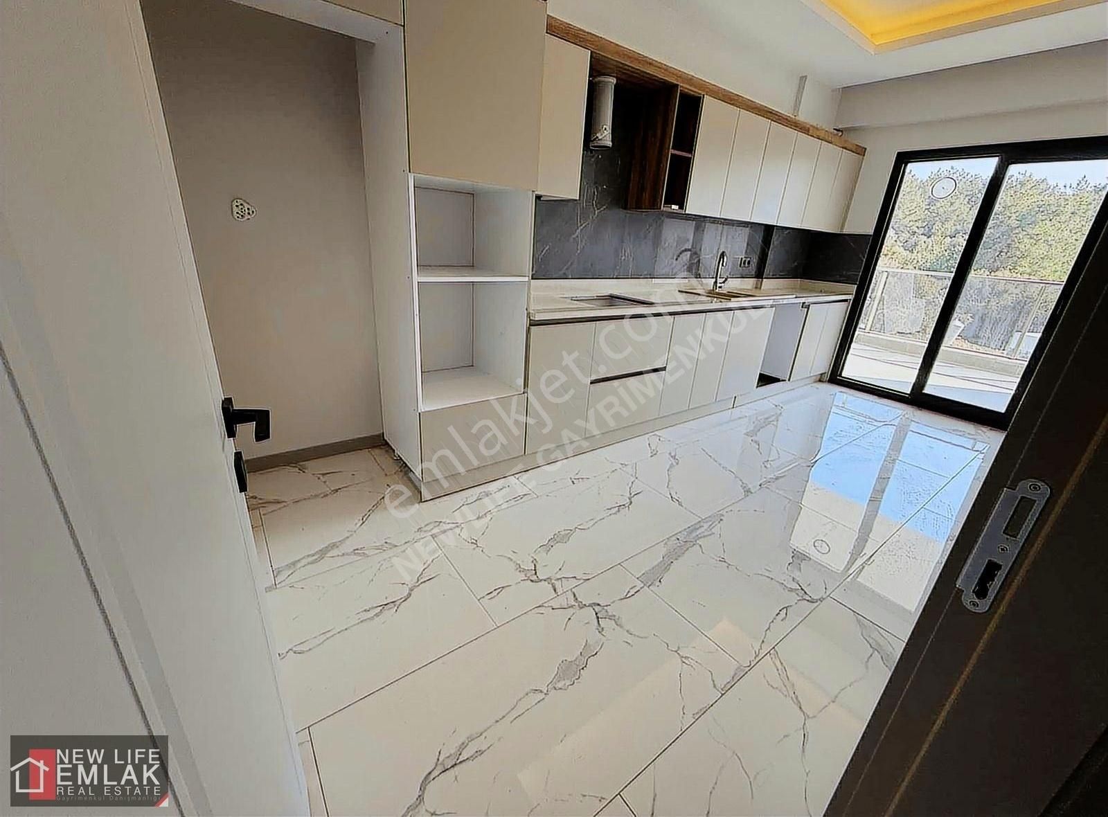 Kuşadası Garaj Arkasında Satılık 3+1 Sıfır Daire - Görsel 34