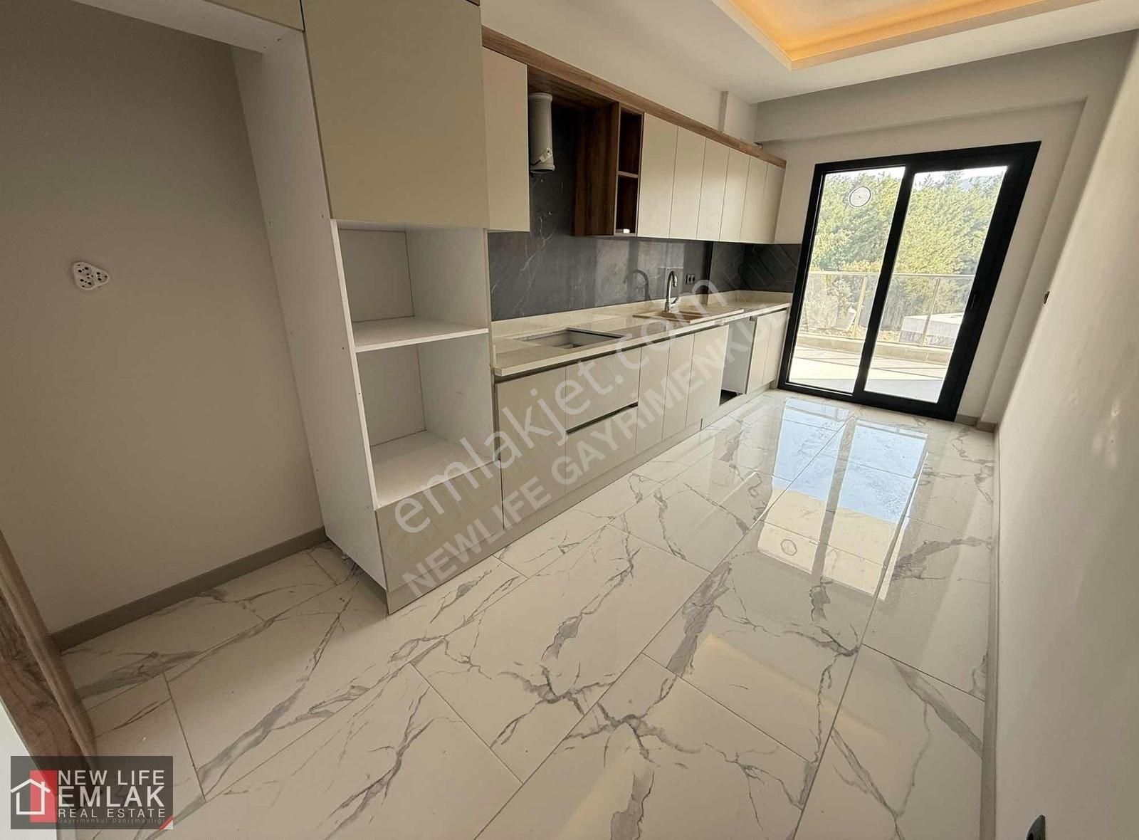 Kuşadası Garaj Arkasında Satılık 3+1 Sıfır Daire - Görsel 29