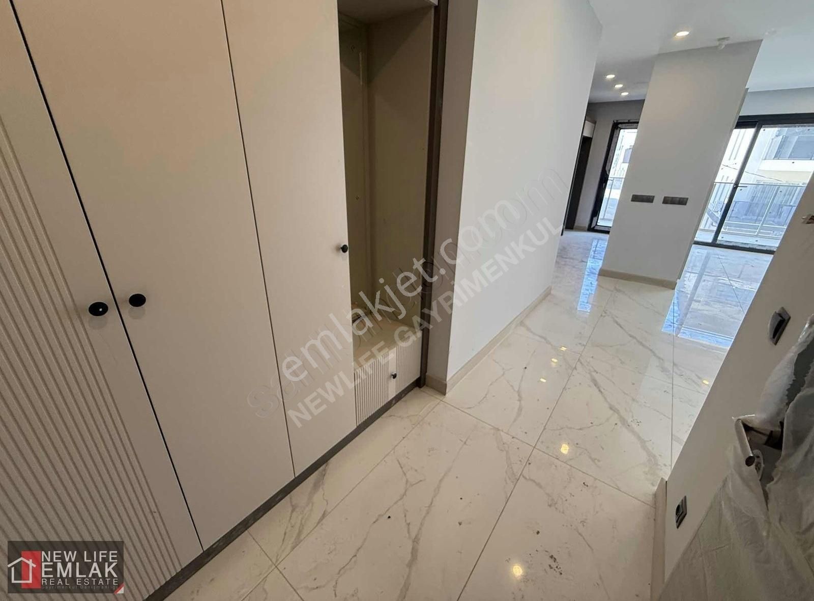 Kuşadası Garaj Arkasında Satılık 3+1 Sıfır Daire - Görsel 41