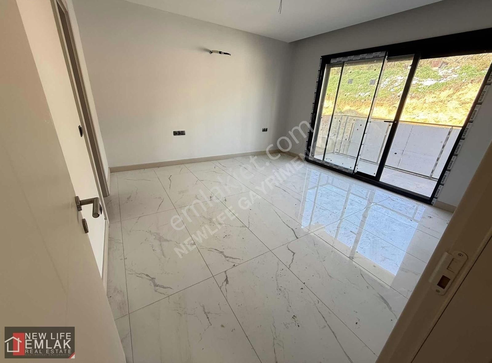 Kuşadası Garaj Arkasında Satılık 3+1 Sıfır Daire - Görsel 42