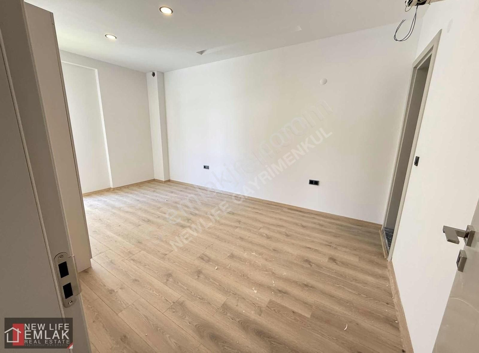 Kuşadası Garaj Arkası Satılık 3+1 Sıfır Bina - Görsel 2