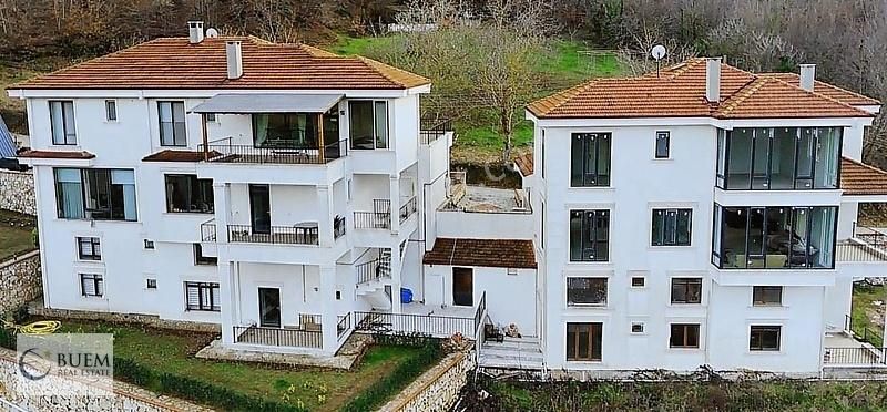 Gacıkta Satılık İki Büyük Villa