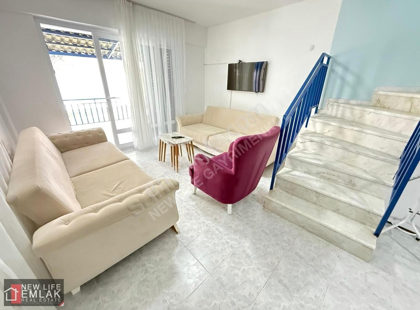 Kuşadası Davutlar'da Denize Yakin Esyali Kiralik Villa