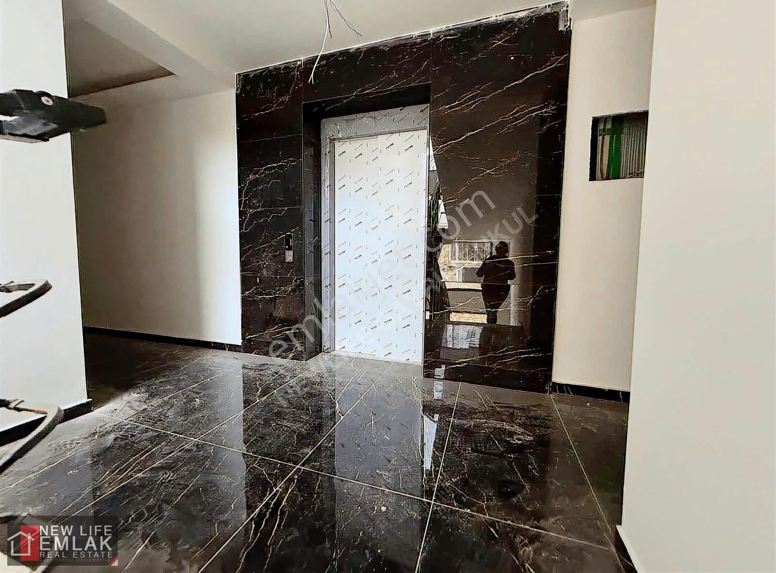 Kuşadası Havuzlu Site İçerisinde Deniz Manzaralı 2+1 Daire - Görsel 36