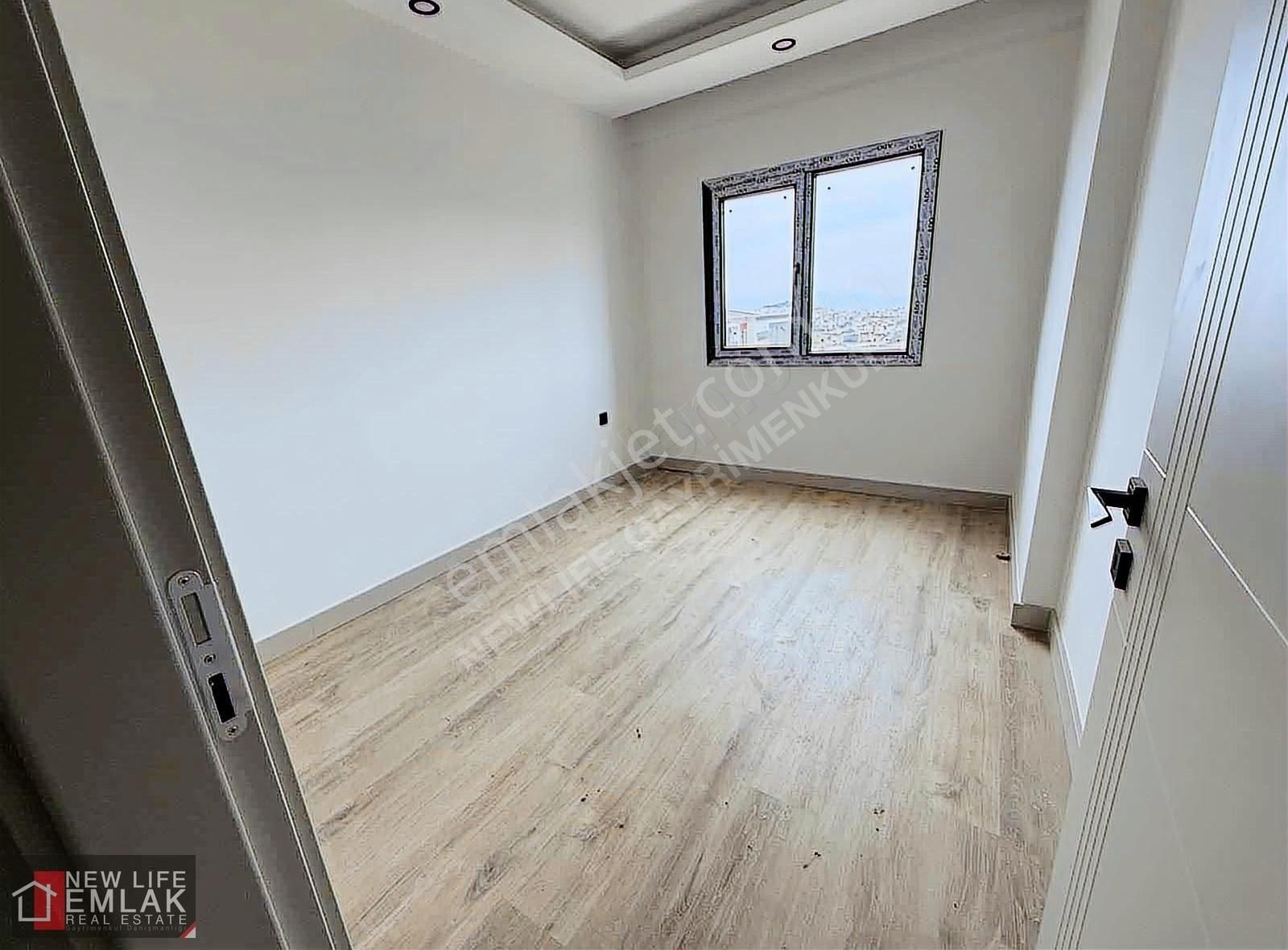 Kuşadası Havuzlu Site İçerisinde Deniz Manzaralı 2+1 Daire - Görsel 11