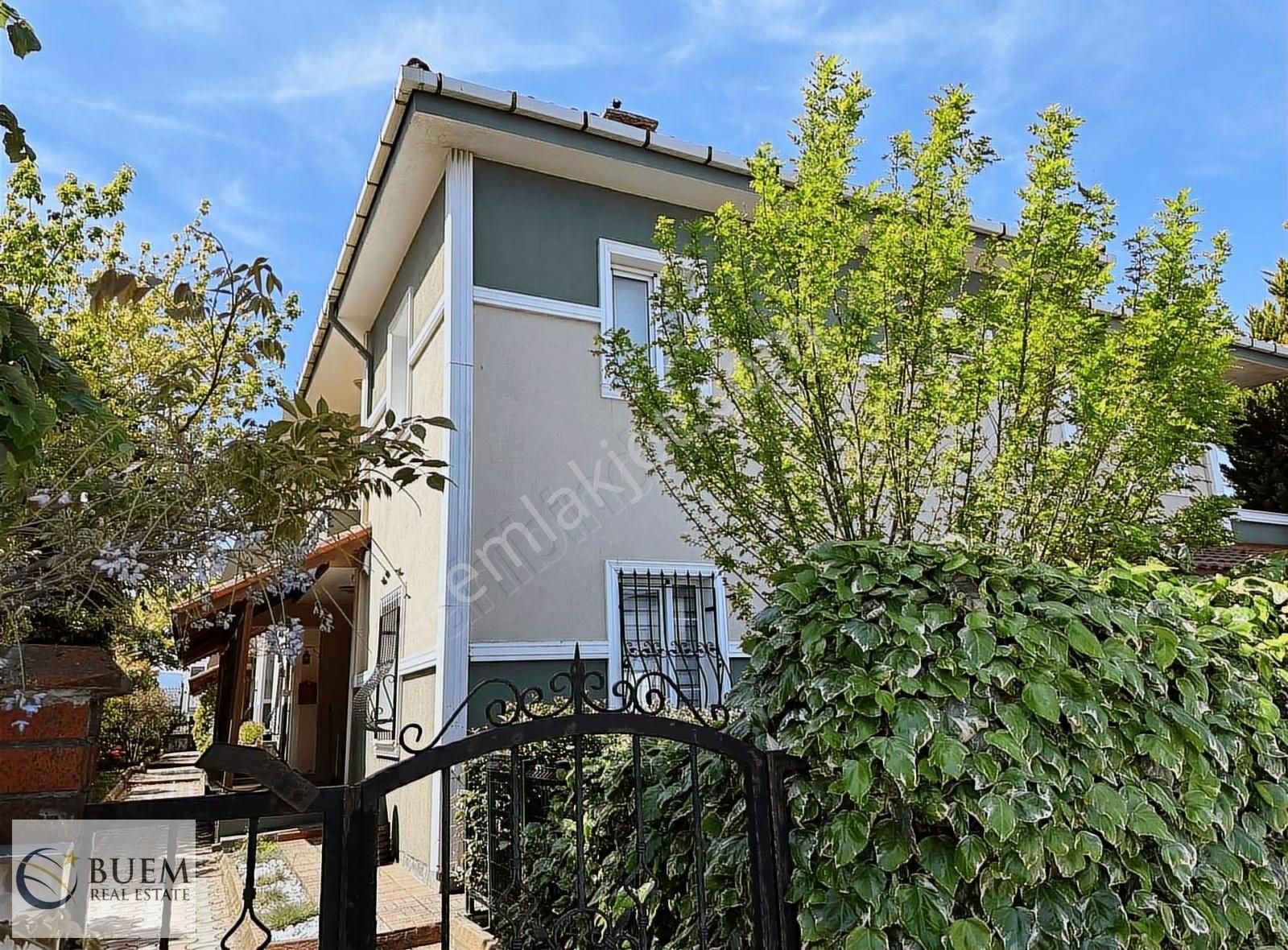 Deniz, Doğa Ve Şehir Manzaralı 5+1 Villa
