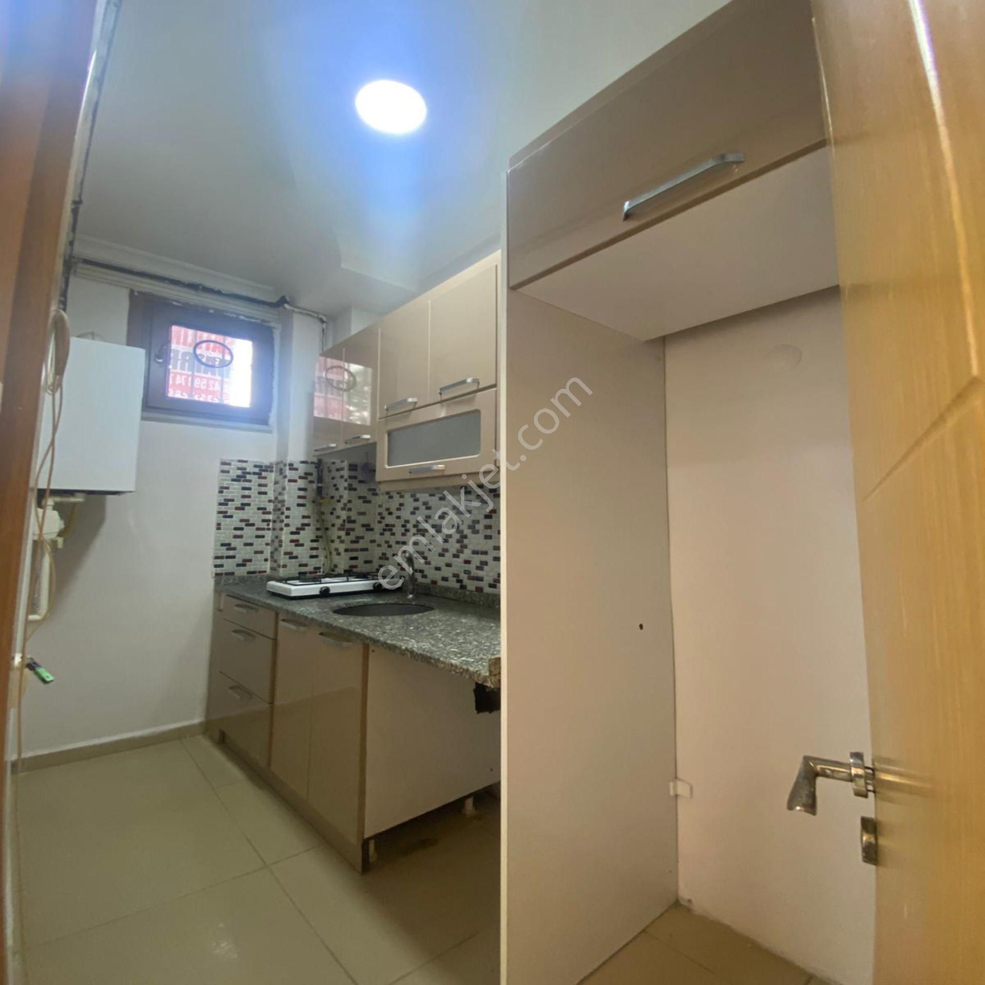 Bahçeşehir 2. Kısım Lokasyonunda 1+1 Bahçe Katı Daire