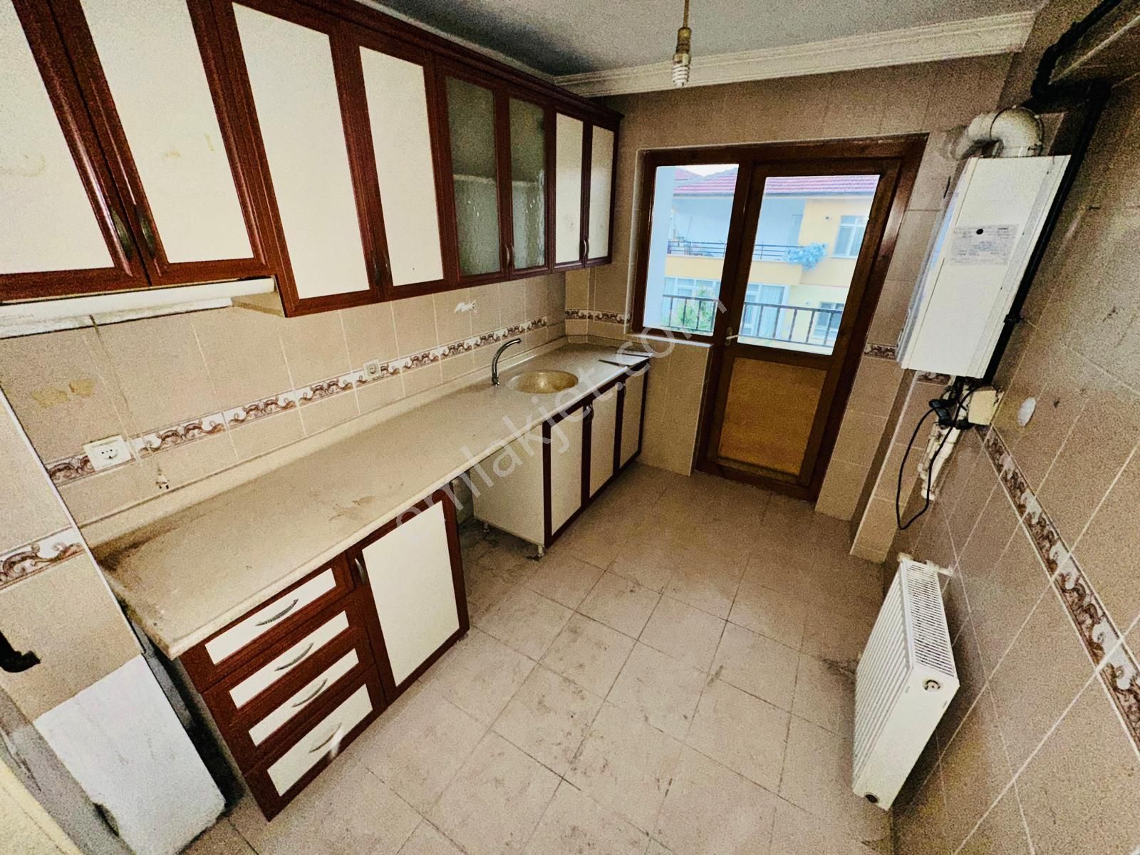 Pınarbaşı Mh 1. Ara Katta Geniş Bağımsız Full Yapılı 3+1 Dairee