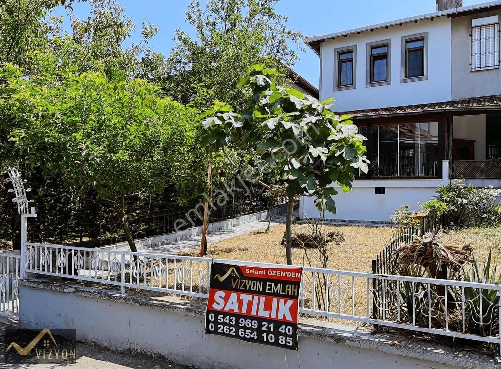 Vizyon Emlak'tan Yelkenkayada Sahil Bölgesinde Bahçeli Villa