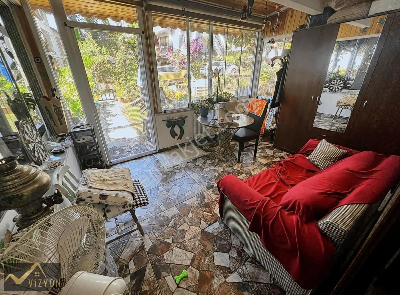 Vizyon Emlak'tan Site İçerisinde Bahçe Kullanımlı Denize Sıfır - Görsel 17