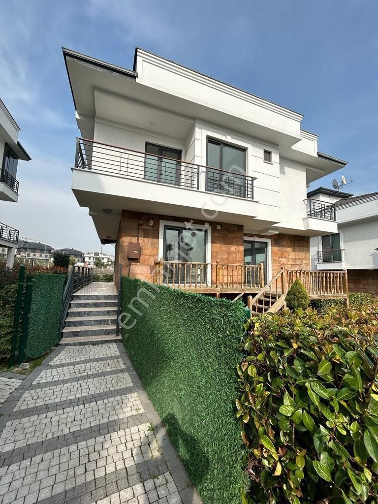 Satılık 6+1 Villa Beylikdüzü