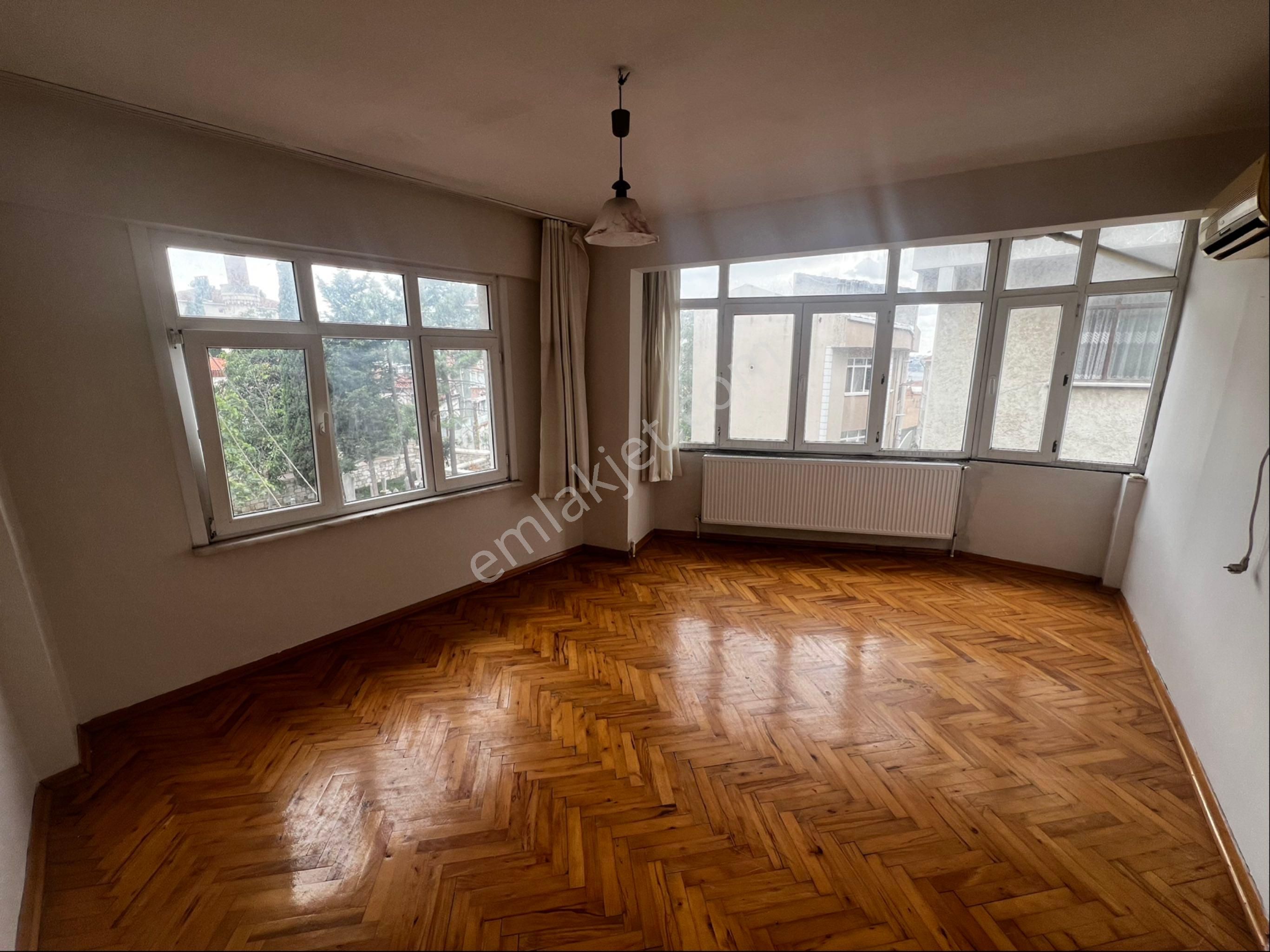Naz Emlaktan Selami Ali Mahallesinde Masrafsız 2+1 Kiralık Daire
