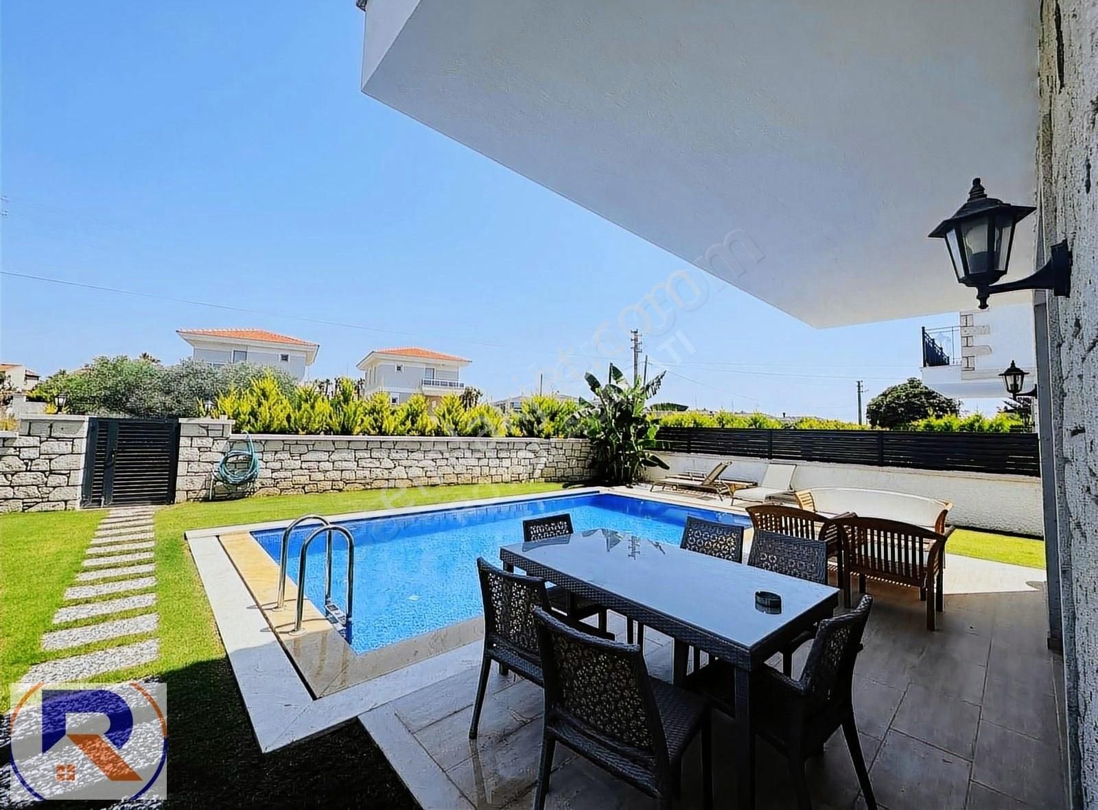 Royal Alaçatı Şifnede Tek Müstakil Havuzlu Kiralık Villa