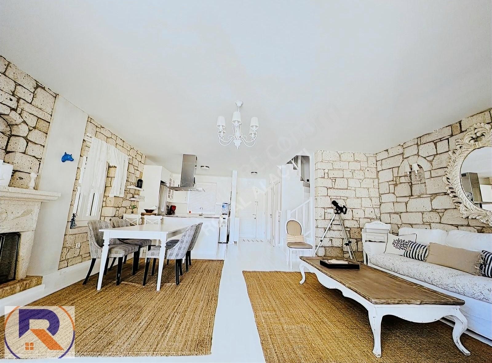 Royalden Alaçatı Merkeze Yürüme Mesafesinde Satılık Villa - Görsel 22