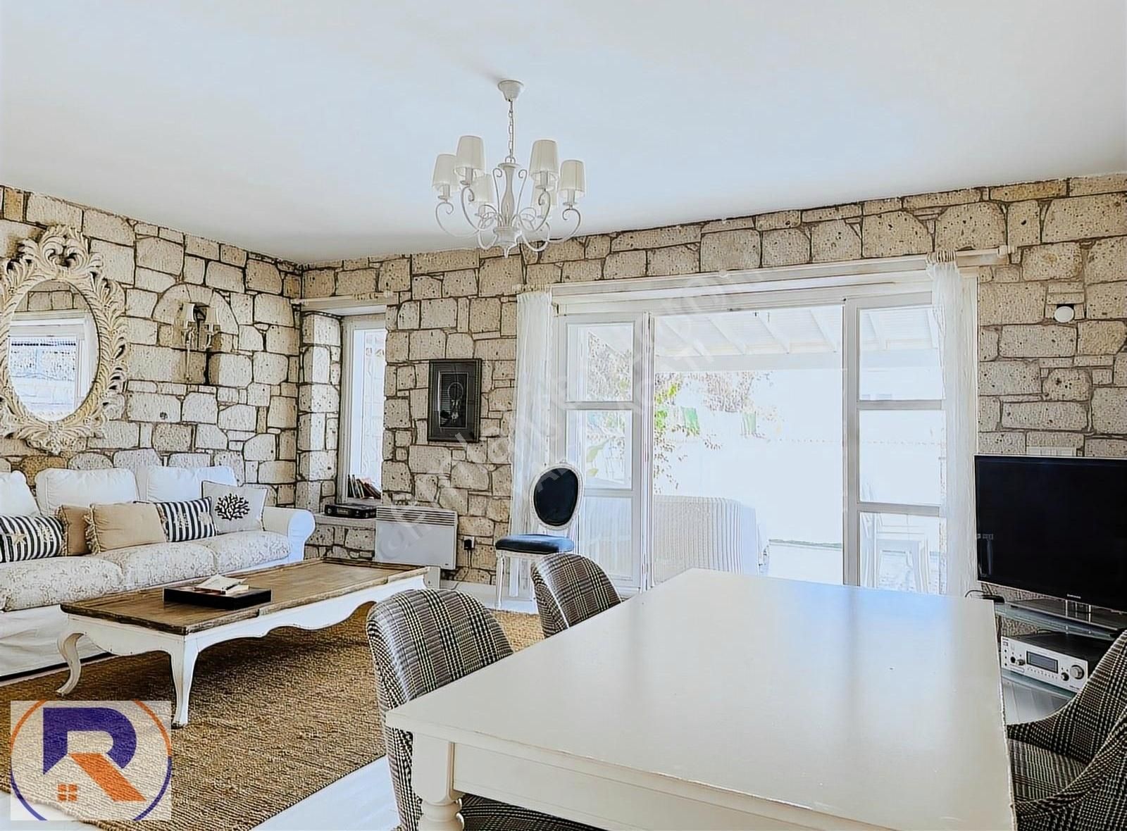 Royalden Alaçatı Merkeze Yürüme Mesafesinde Satılık Villa - Görsel 32