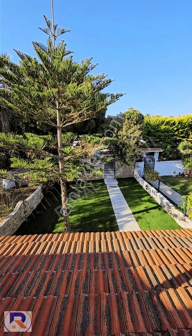Royalden Ilıca Ya Yürüme Mesafesi De Kiralık 3+1 Eşyalı Villa