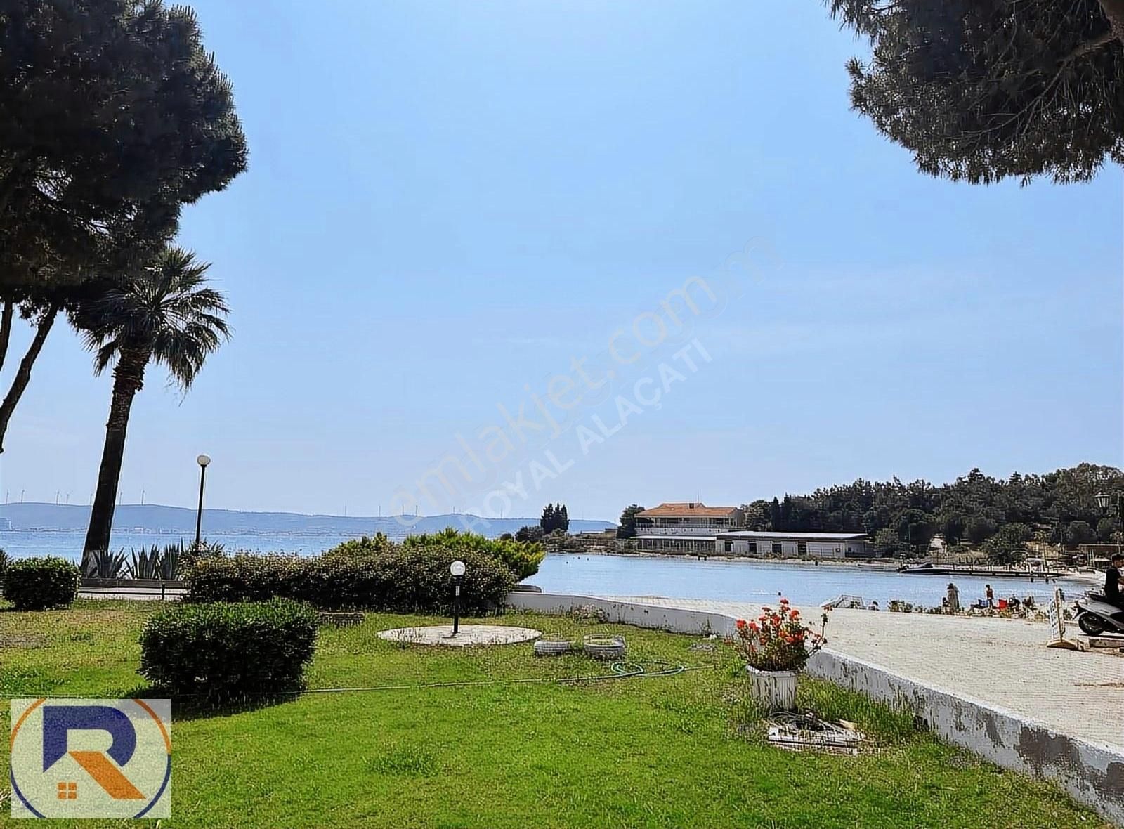 Çeşme Paşalımanında Denize Sıfır Sitede 3+1 Kıralık Arayanlara