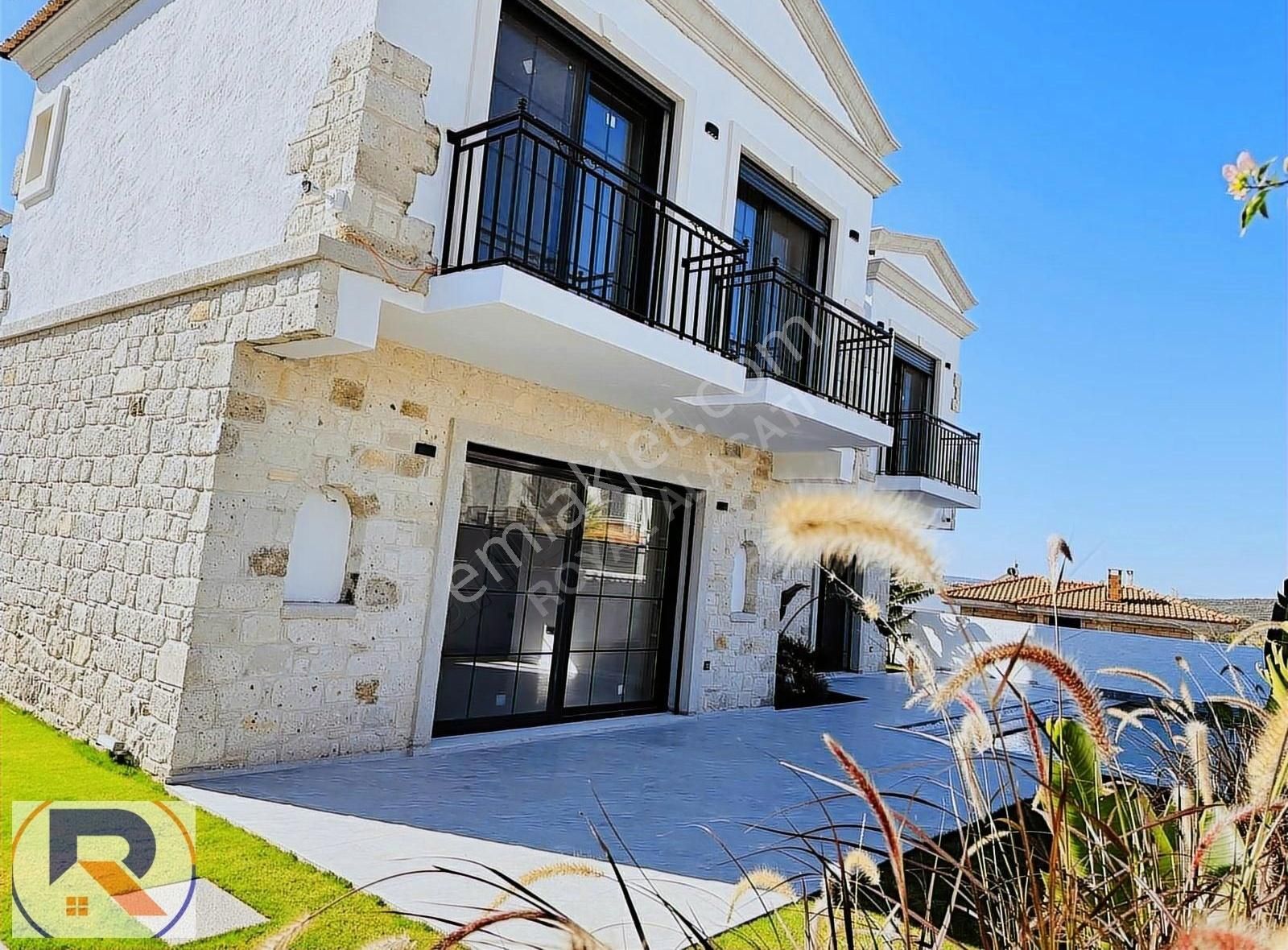 Şifnede Sıfır Konsept 3+1 Havuzlu Satılık Villa - Görsel 12