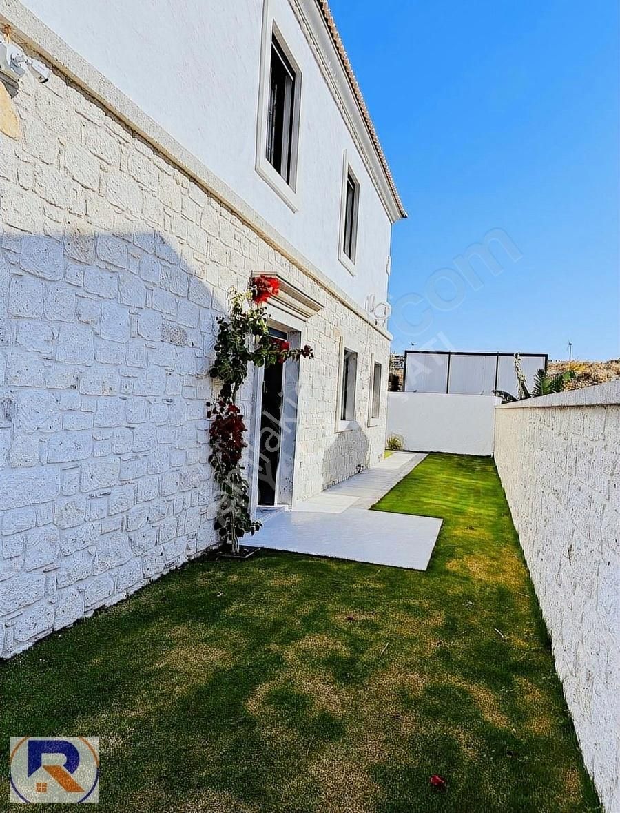 Şifnede Sıfır Konsept 3+1 Havuzlu Satılık Villa - Görsel 7