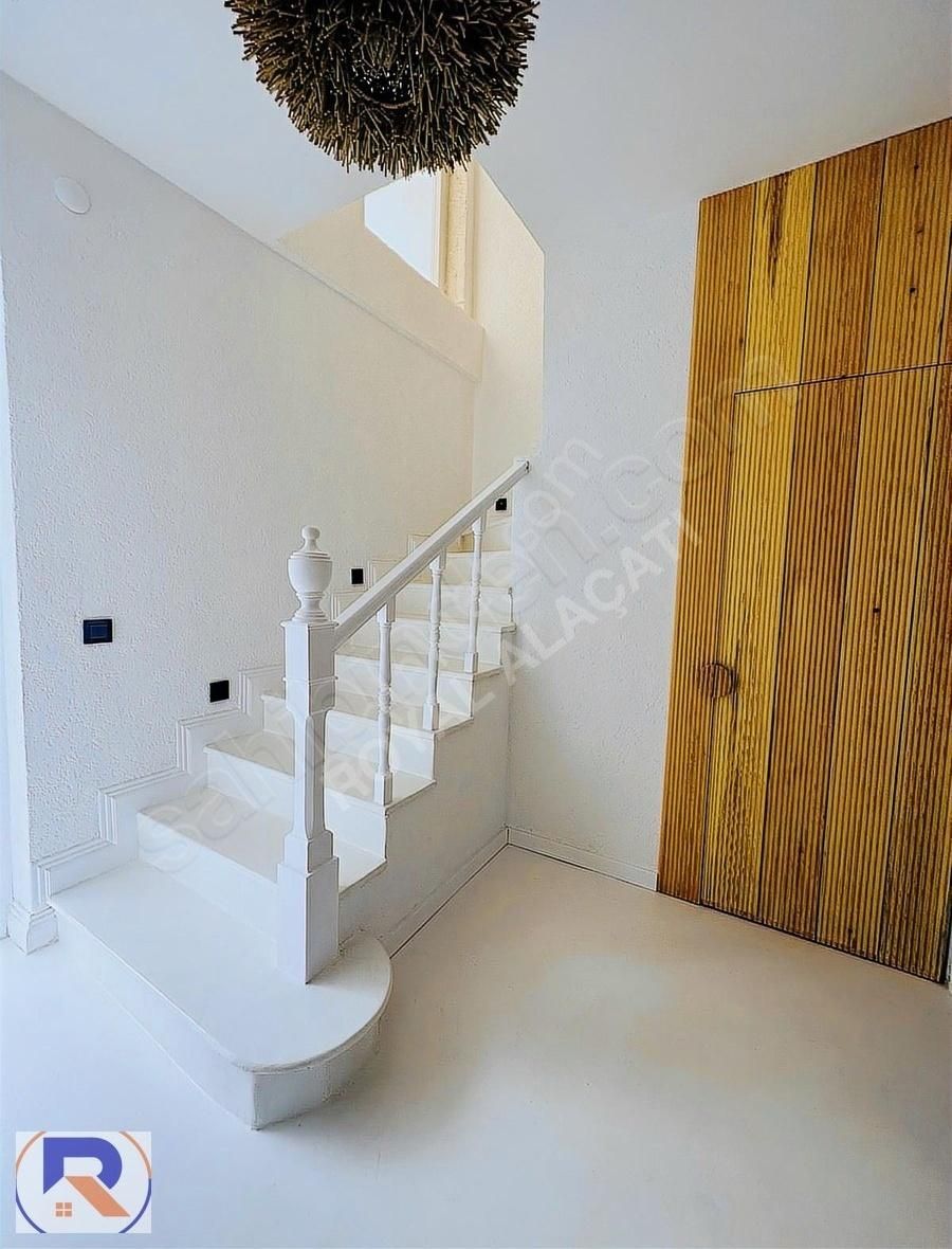 Royal Alaçatı,da Merkezi Konumda Geniş Bahçeli Havuzlu Satılık - Görsel 29