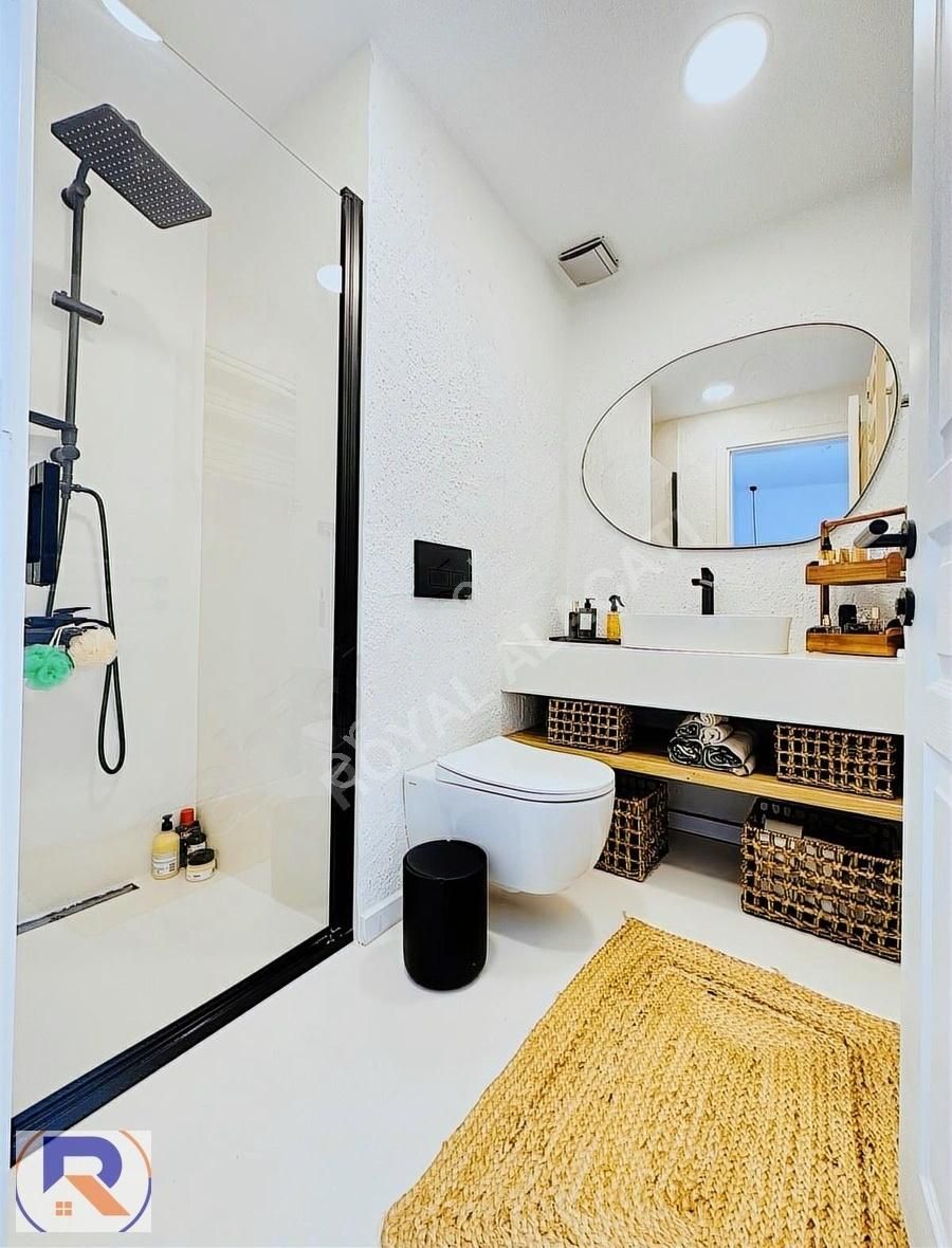 Royal Alaçatı,da Merkezi Konumda Geniş Bahçeli Havuzlu Satılık - Görsel 32