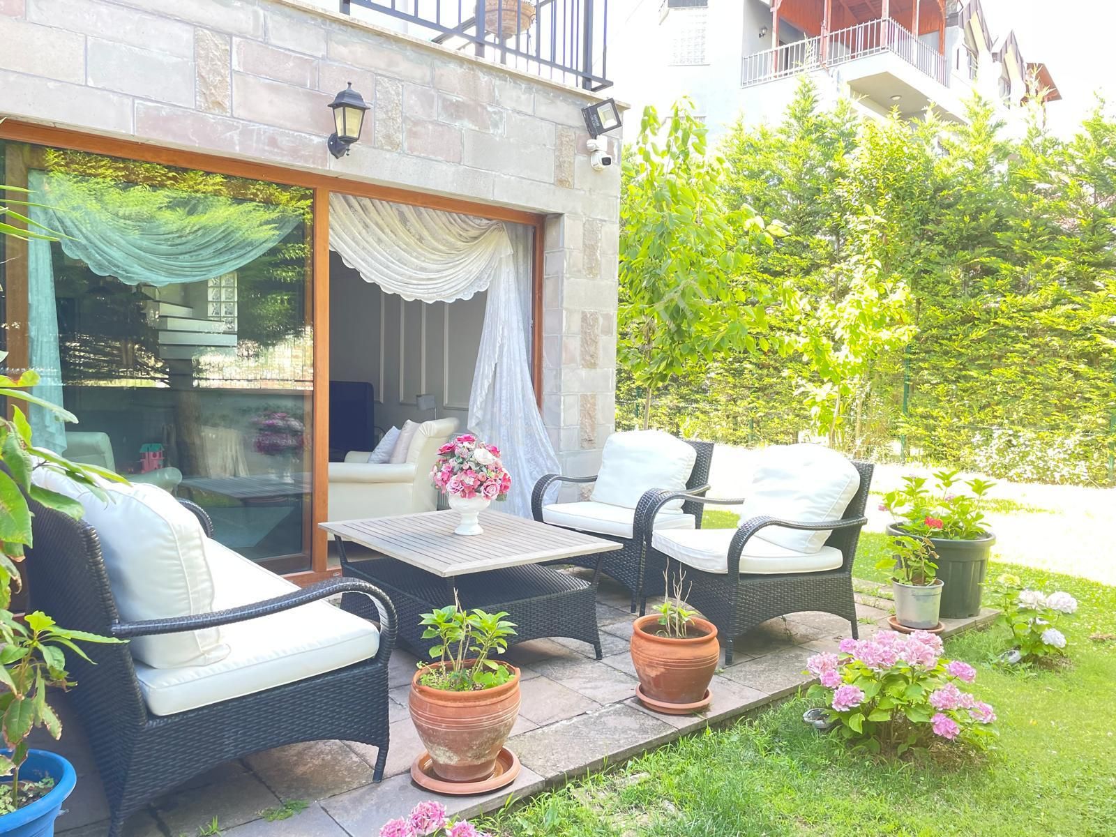 Polat Emlak...ister Konut İster İş Yerine Uygun Bahçe Katı Villa