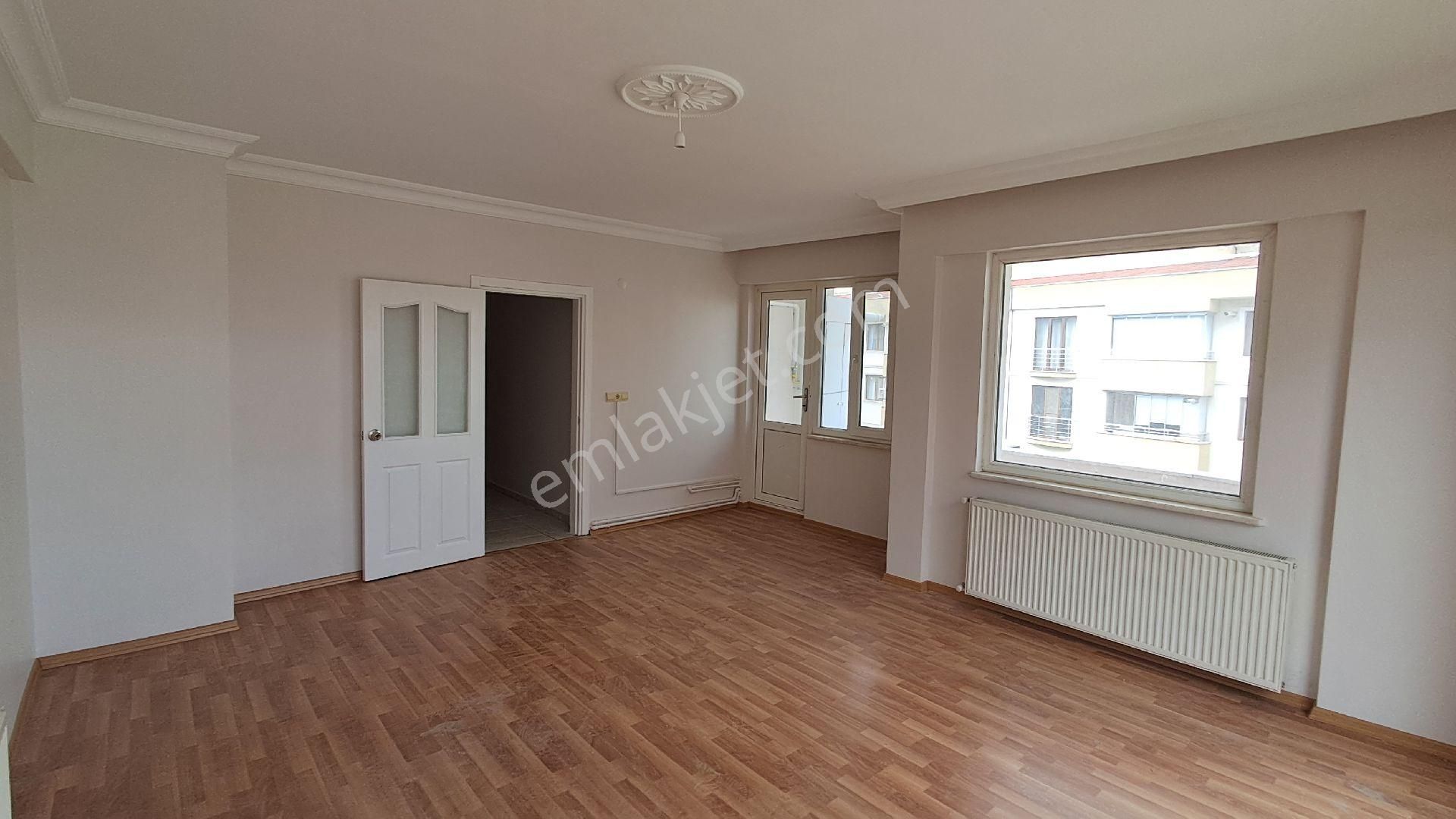 Gelibolu Sarmaşıklı Mevkiinde Kiralık 3+1 Daire - Görsel 6