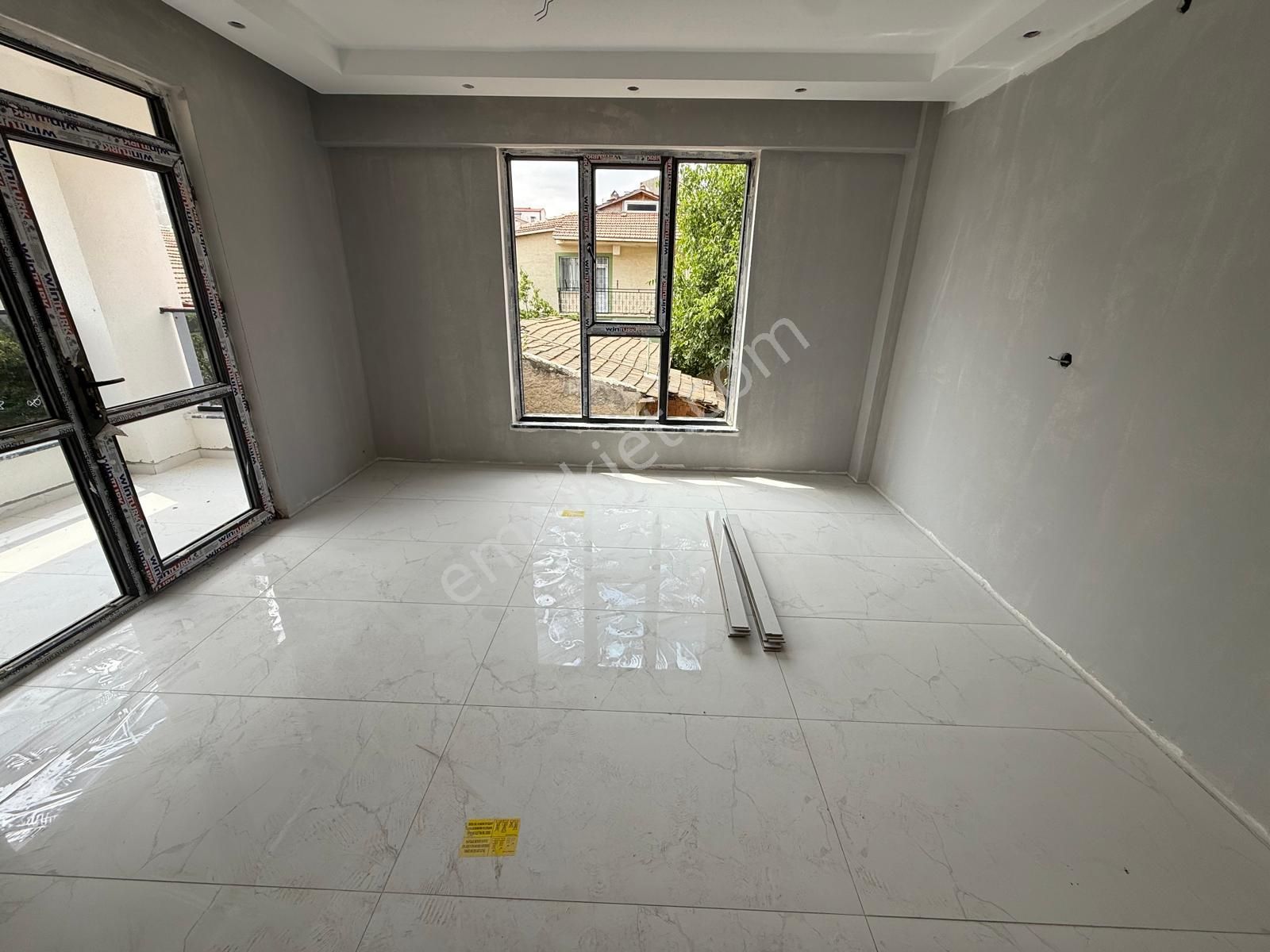 71 Evler Mah. Şehir Hastanesi Yakını Yatırımlık Geniş 2+0/ Bu-8