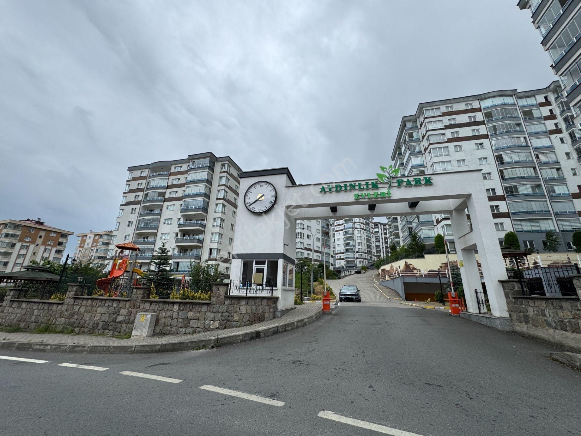 Trabzon Aydınlık Park Evleri Deniz Manzaralı 3+1 Satılık Konut