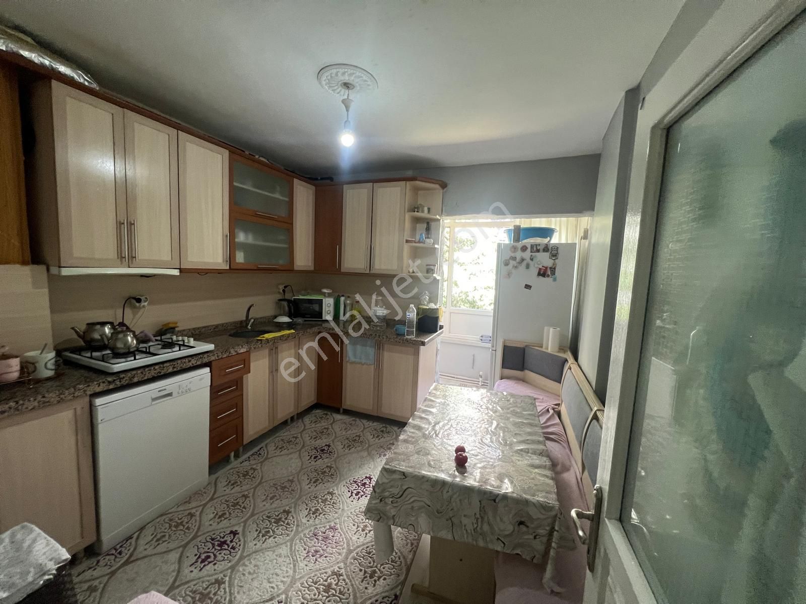 Kalecik Emlak'tan Merkez Mahallesi 2+1 Y.giriş Daire