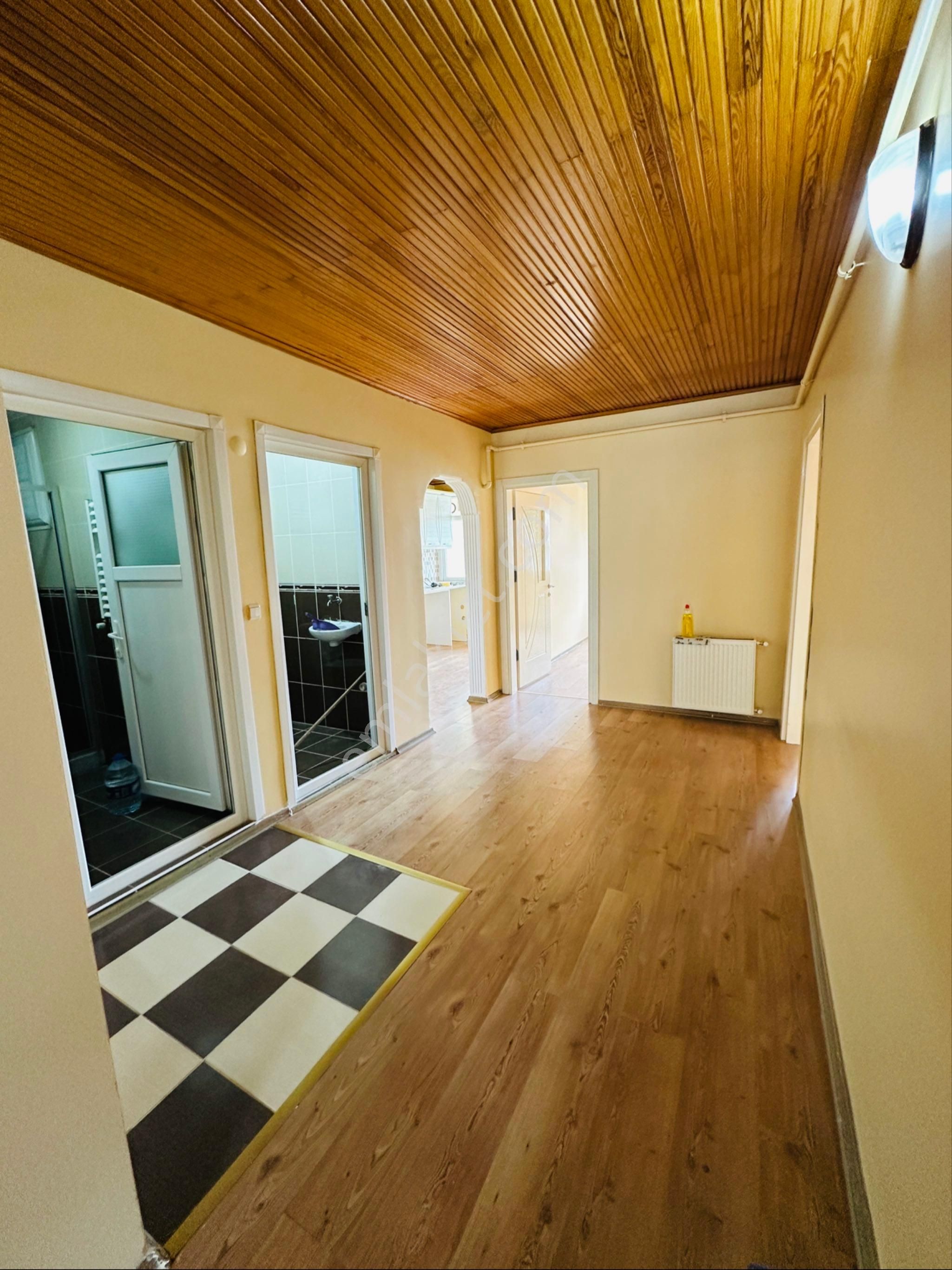 Namık Kemal Mahallesinde Kiralık Devasa 2+1