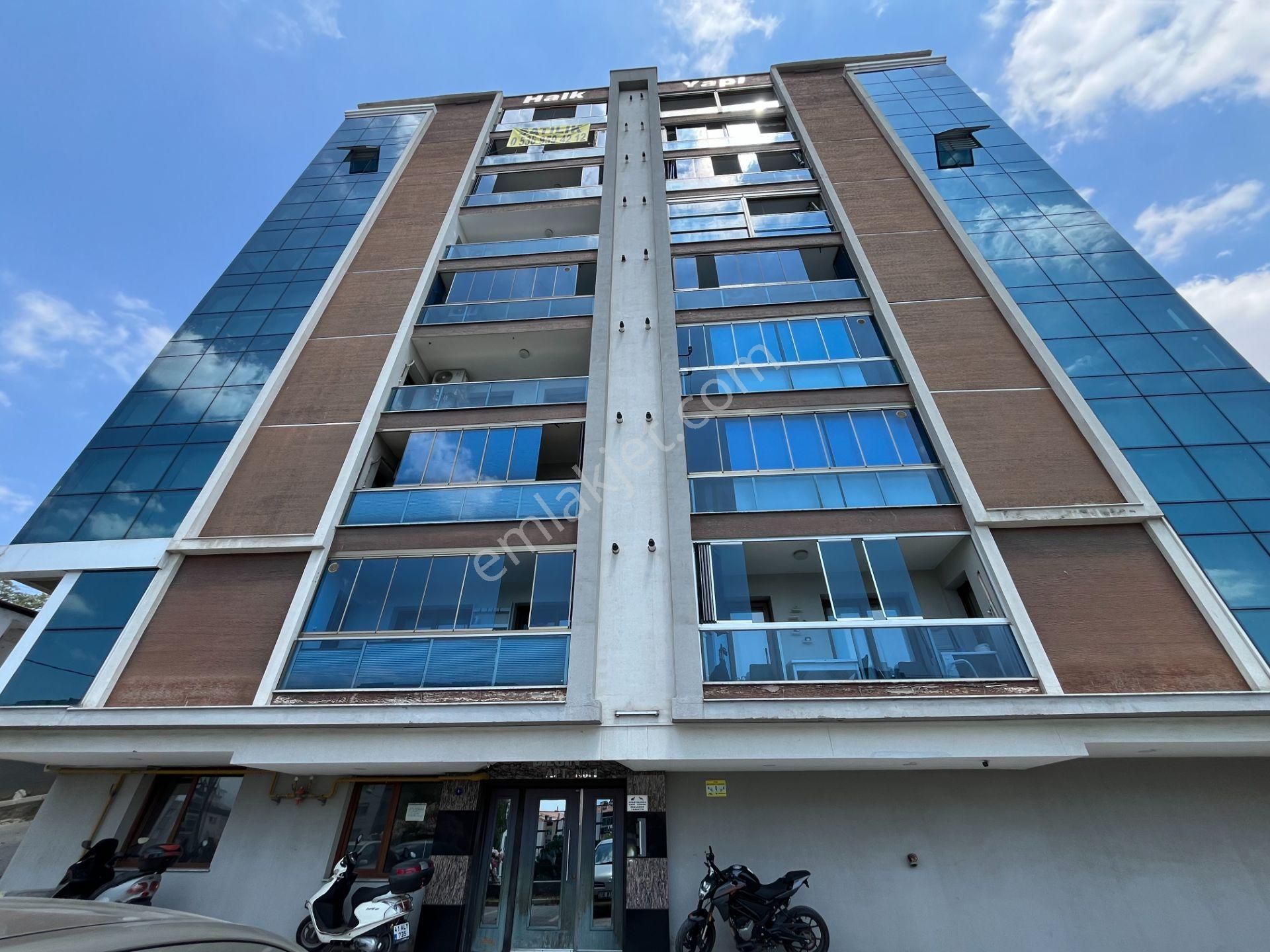Bahçelievler Ksk Pazar Yeri Karşısı, Site İçi 3+1 Satılık Daire