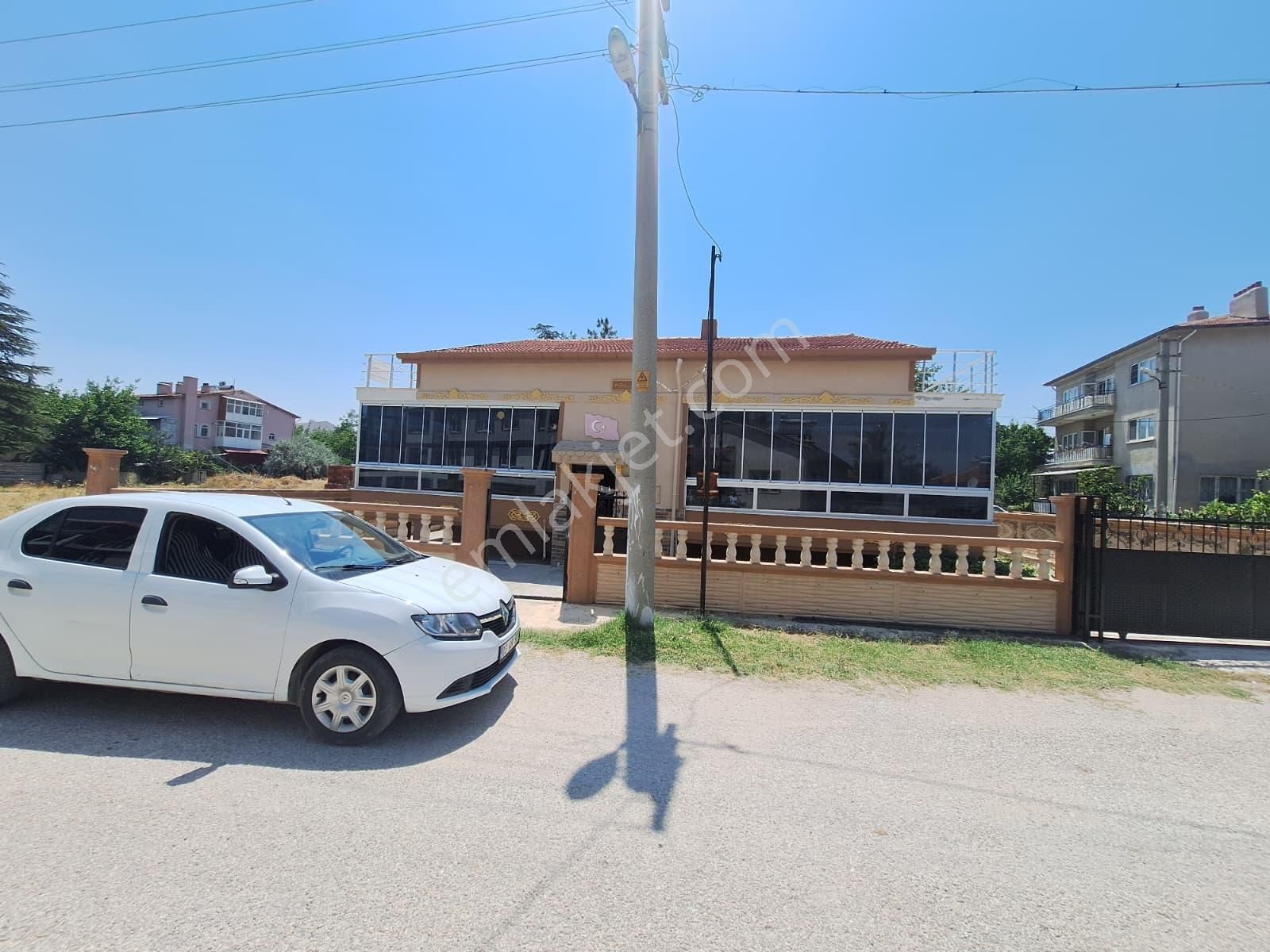Yaman'dan Yeni Mahalle'de Kiralık Müstakil, Bahçeli 3+1 Ev