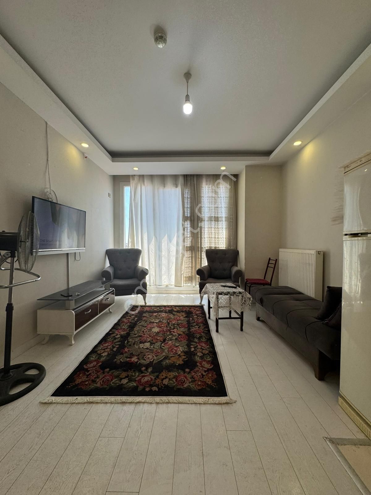 Metrobüse Yürüme Mesafeside Site İçinde 1+1 Satılık Daire