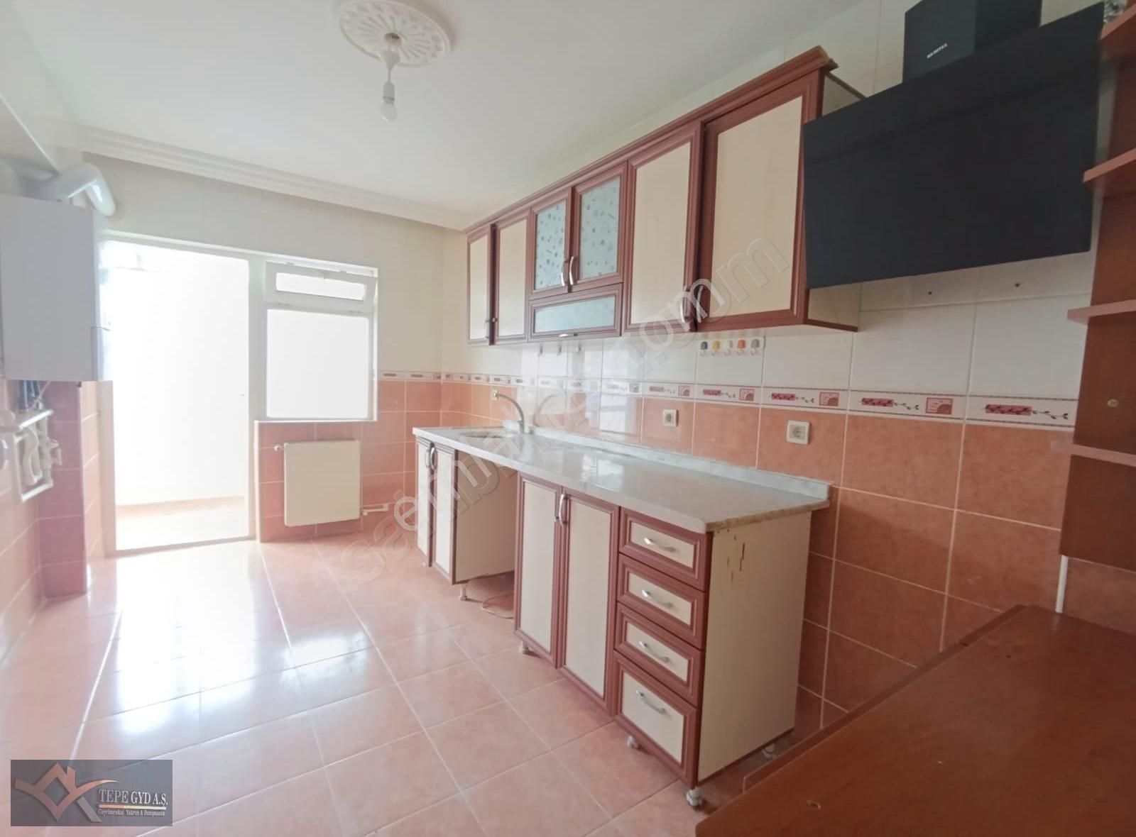 Bağlum Bulvarı Üzerinde 4.kat Asansörlü 3+1 Bu Fiyata Kaçmaz